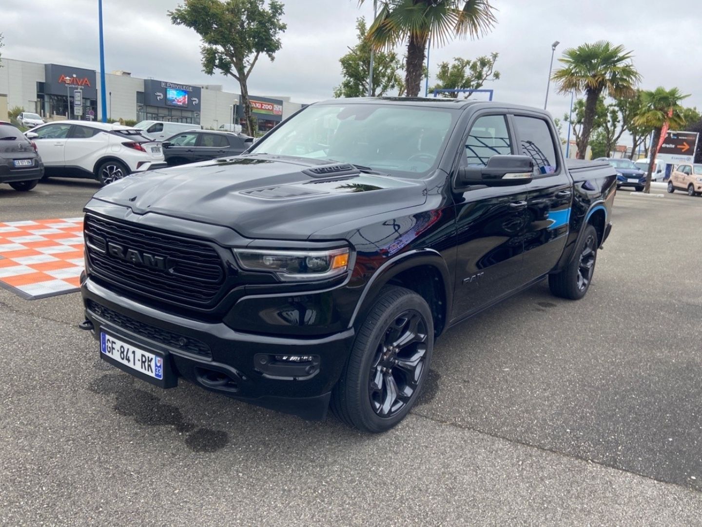 DODGE RAM 1500 - 5.7 V8 390 LIMITED NIGHT EDITION FULL OPTIONS (2021)