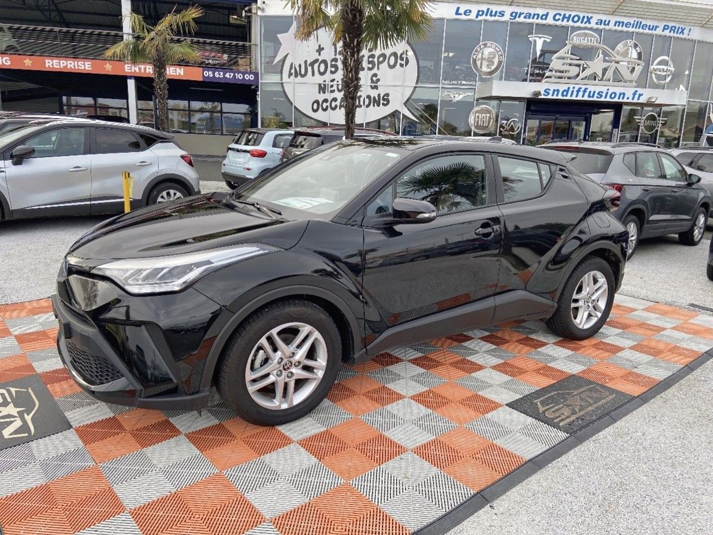 TOYOTA C-HR - 1.8 HYBRID 122 E-CVT DYNAMIC BUSINESS GPS CAMÉRA (2023)