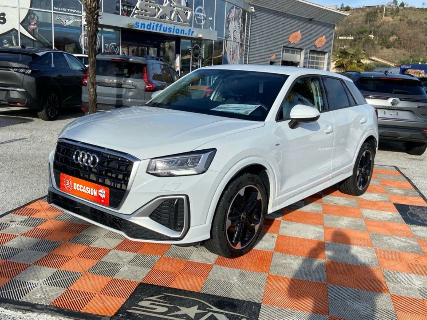 AUDI Q2 - 30 TFSI 110 BV6 S LINE Ext. GPS Caméra JA 18"