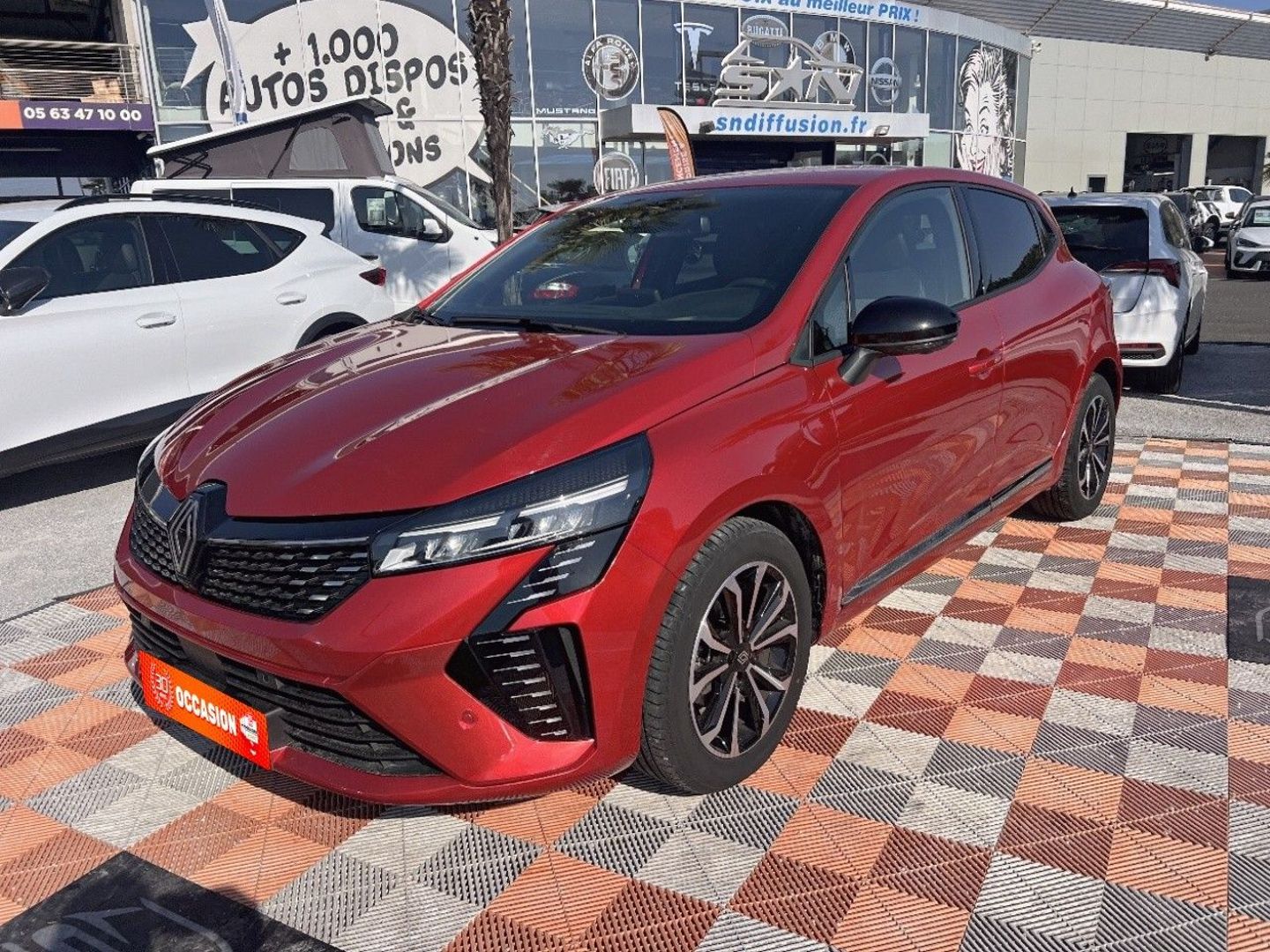 RENAULT CLIO - V ECO-G 100 BV6 TECHNO GPS 9.3" CAMÉRA 360° PACK LOOK (2025)