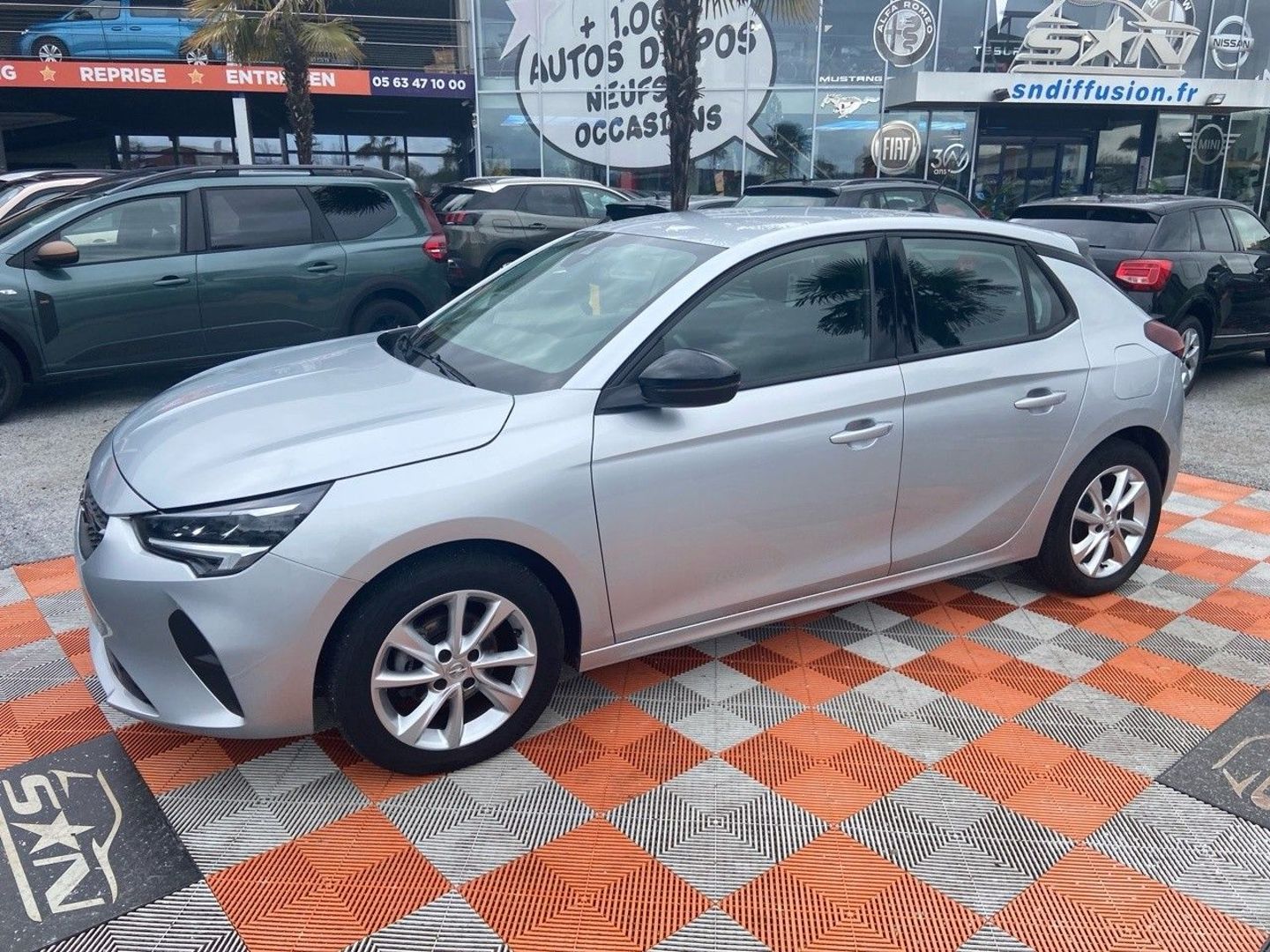 OPEL CORSA - 1.2 75 BUSINESS GPS RADAR JA 16" ACCOUDOIR (2022)