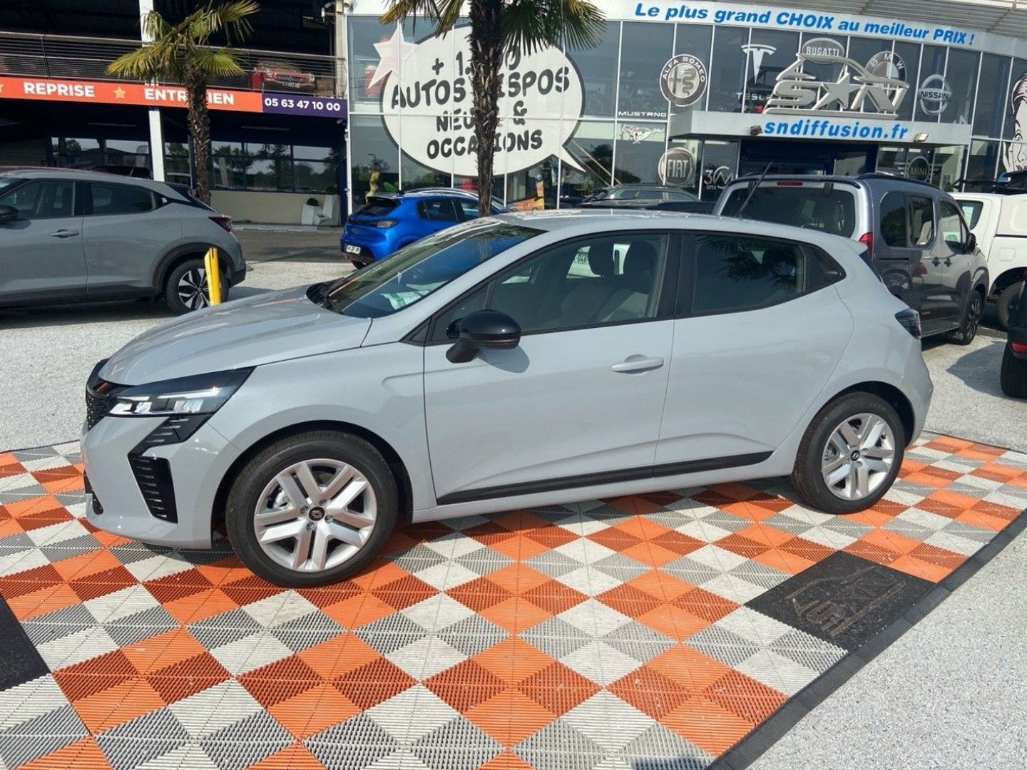 RENAULT CLIO - V DCi 100 BV6 EVOLUTION Ecran Caméra Radar