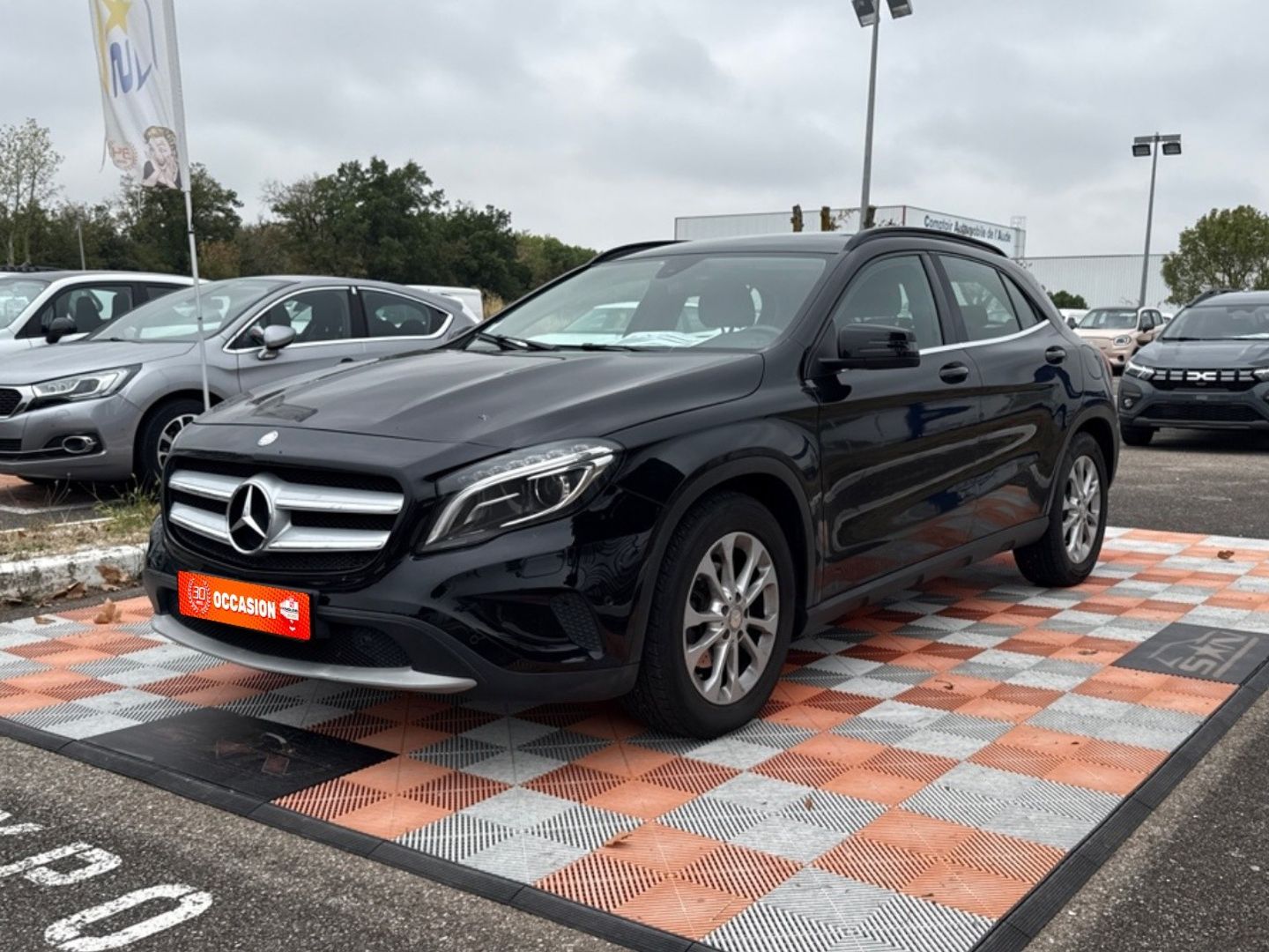 MERCEDES-BENZ GLA - 200 D 4 MATIC INSPIRATION 7-G DCT (2016)