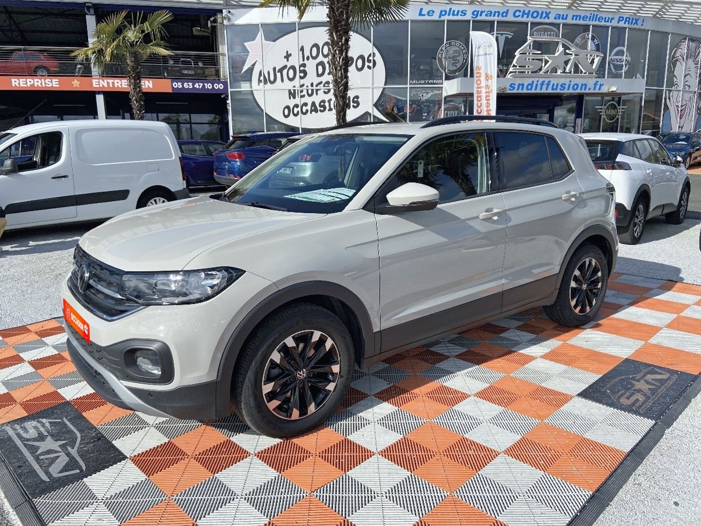 VOLKSWAGEN T-CROSS 1.0 TSI 110 BV6 LIFE JA 16" Black App Connect