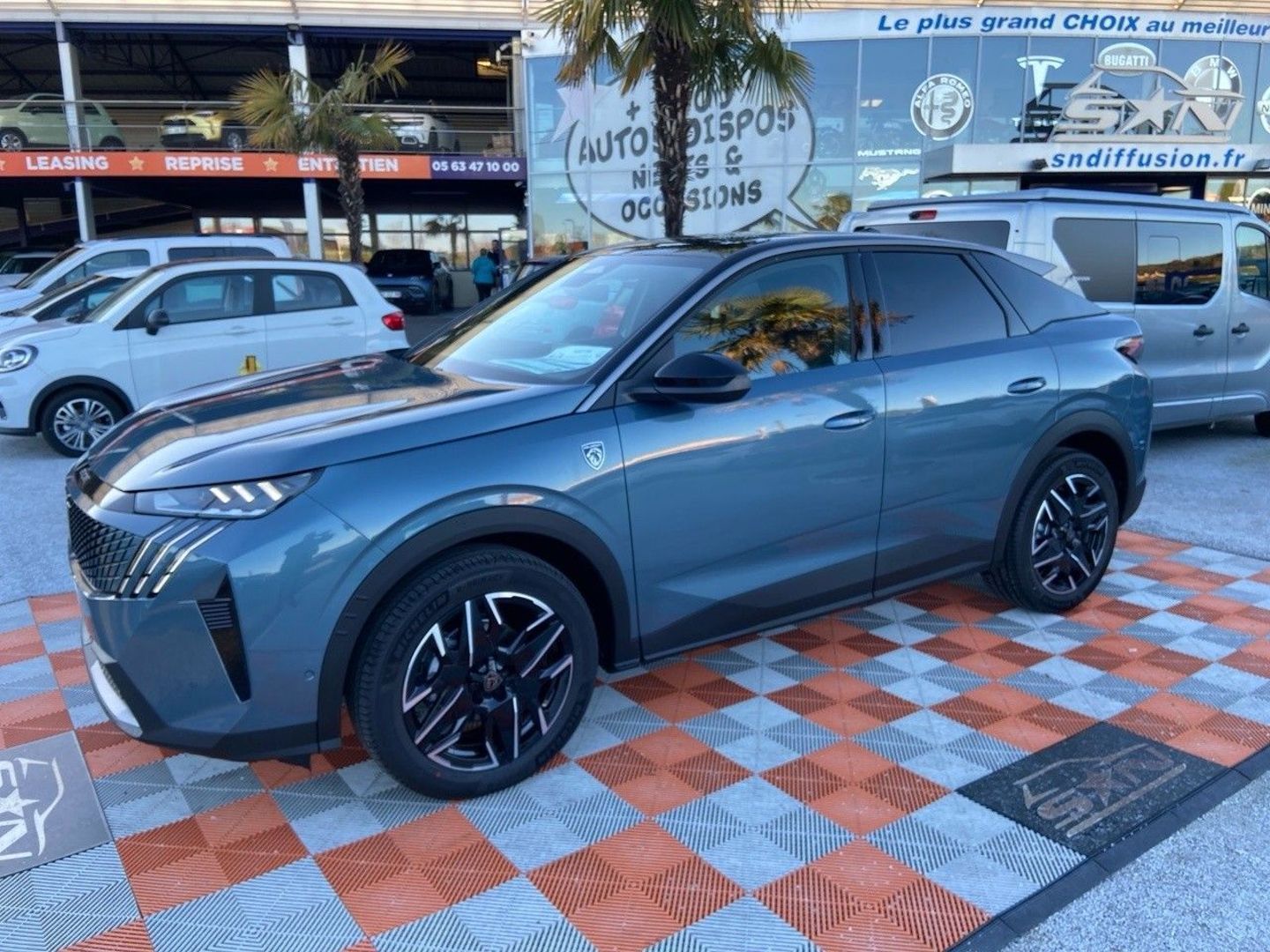 PEUGEOT 3008 - Hybrid 145 e-DCS6 GT Toit Alcantara Executive Pack 360° Vision & Drive Assist Plus