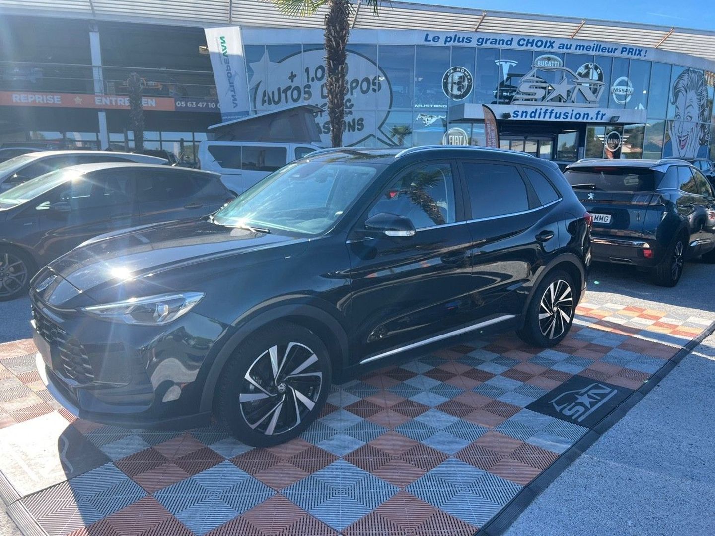 MG ZS 1.5 HYBRID + 195 LUXURY CUIR GPS Caméra 360° JA 18"