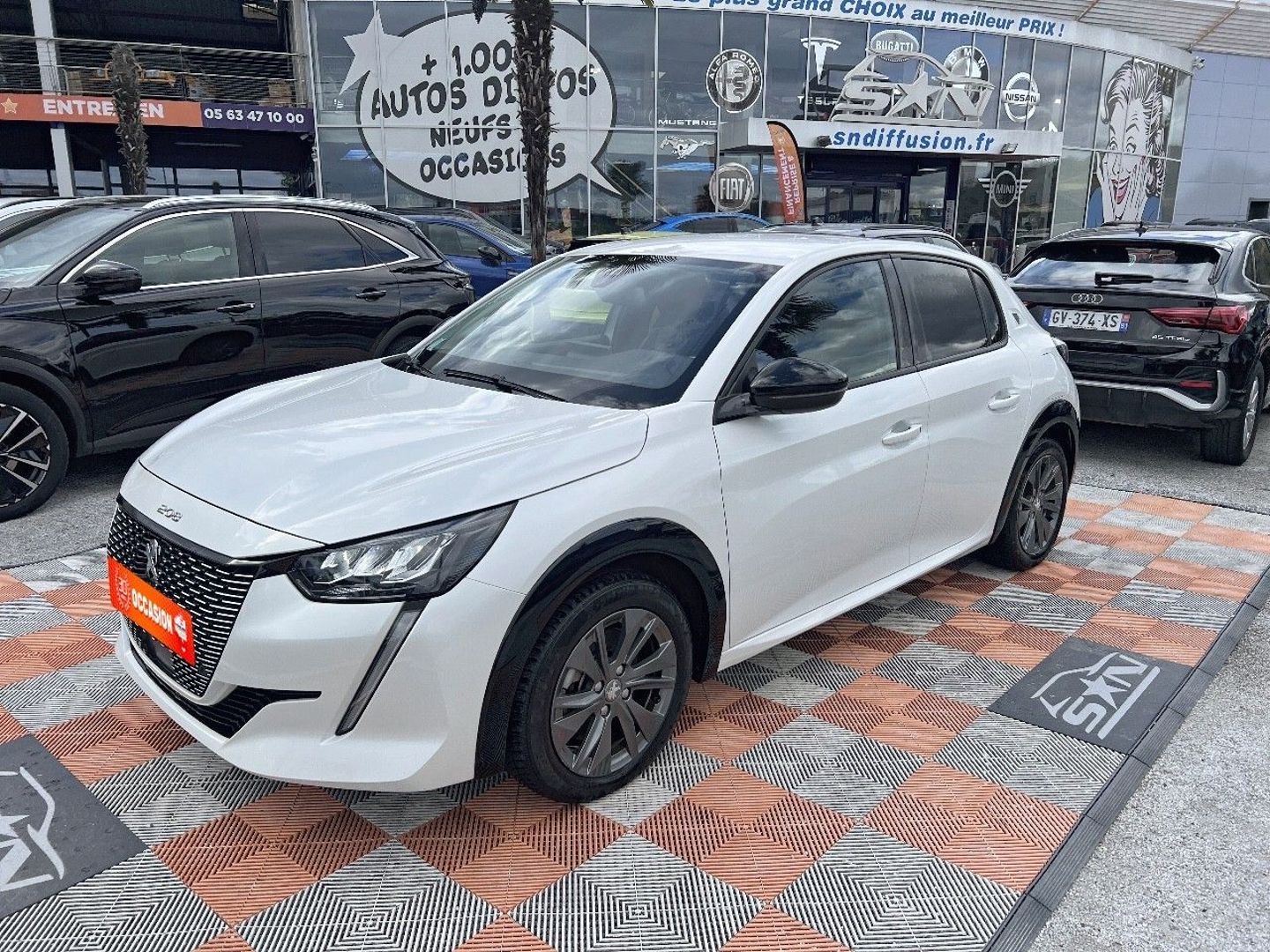 PEUGEOT 208 - 136 ROADTRIP GPS 10'' ADML Caméra