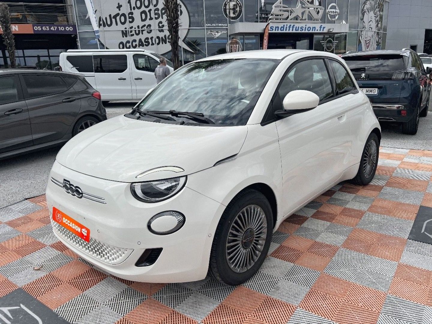 FIAT 500 E - ELECTRIQUE 118 NOUVELLE 500 BATTERIE 42KWH CAMÉRA RADARS SC (2023)
