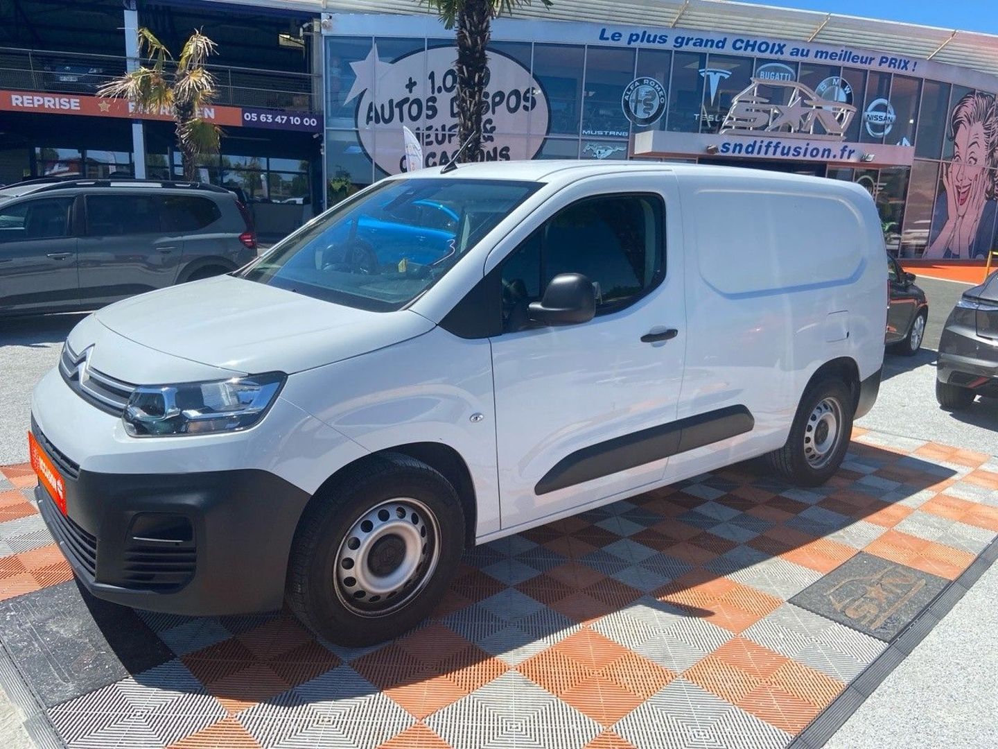 CITROEN BERLINGO FOURGON XL BlueHDi 100 BV6 950 kg GPS Caméra Grip Pte Lat. Kit Bois 3 PL