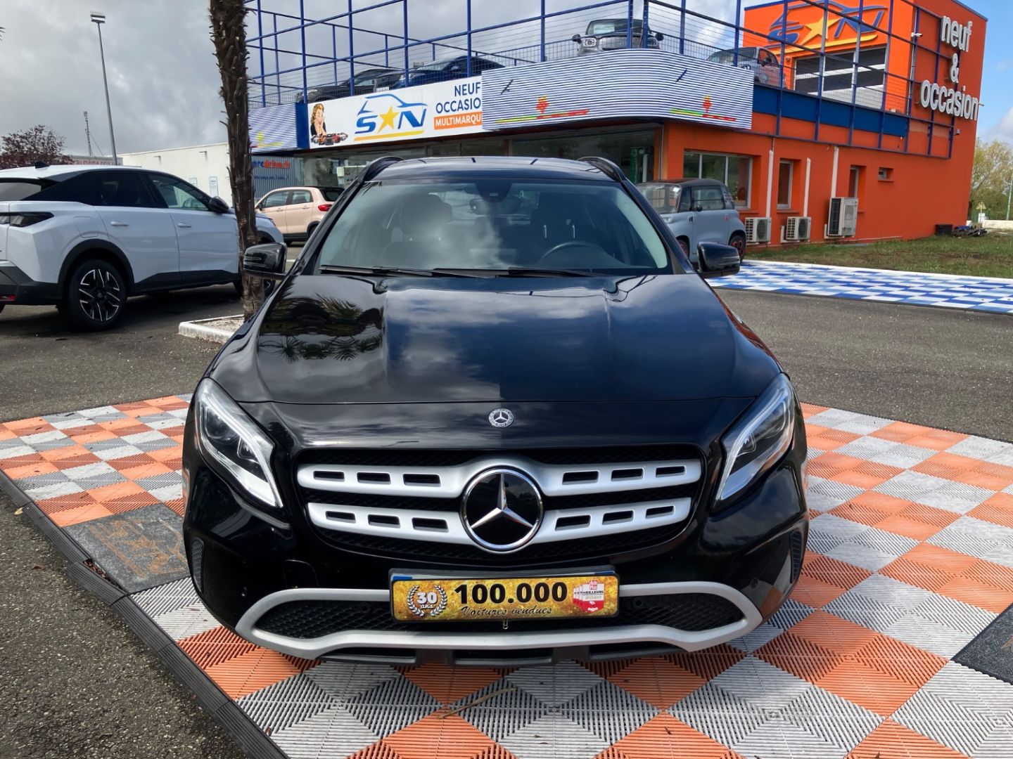 MERCEDES-BENZ GLA - 200 D 136 7 G-DCT BUSINESS CUIR GPS CAMÉRA (2019)