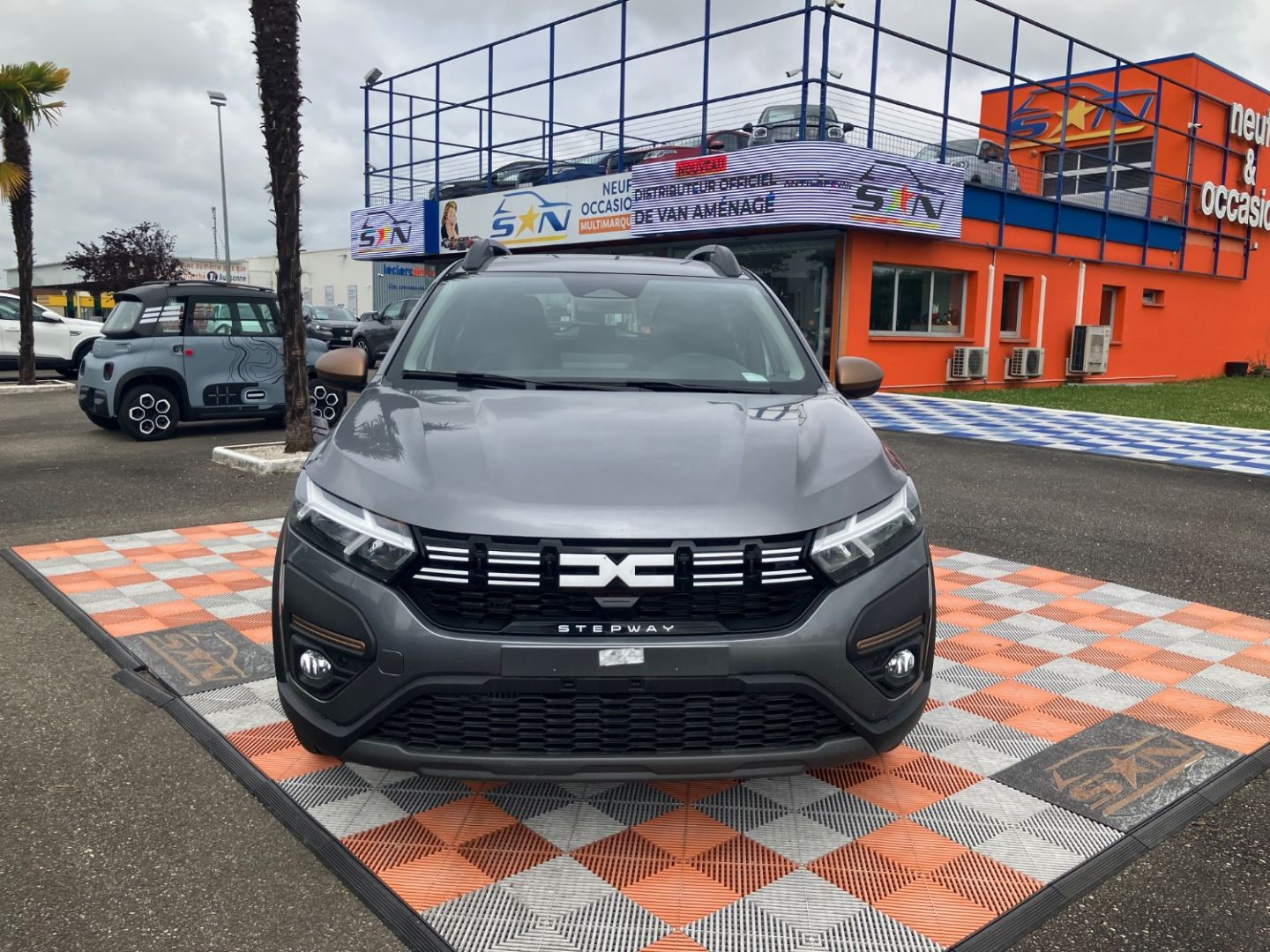 DACIA SANDERO - ECO-G 100 BV6 STEPWAY EXTREME + GPS CAMÉRA JA 16" (2025)