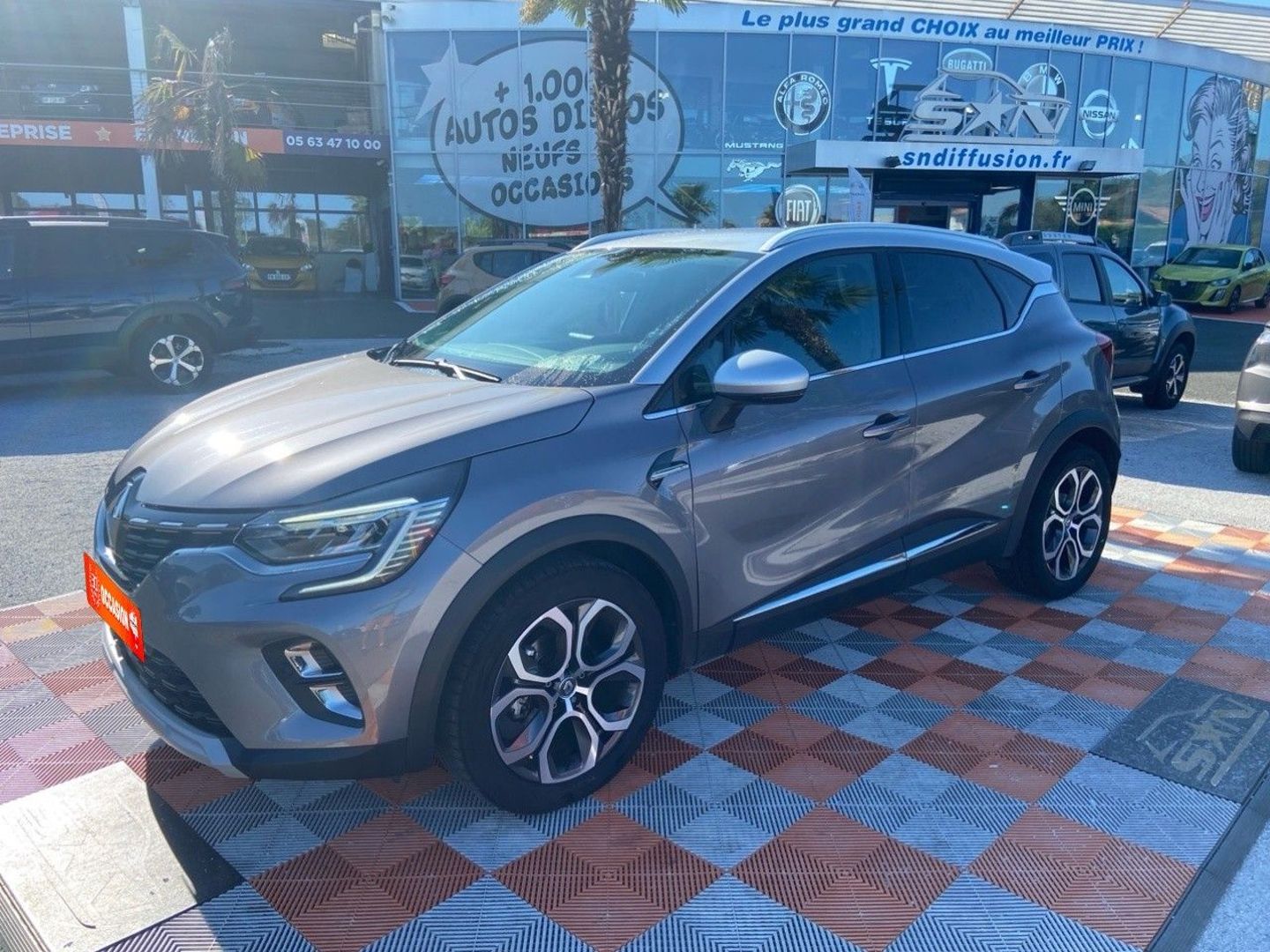 RENAULT CAPTUR - NEW TCE 130 EDC INTENS GPS 9,3" BOSE CAMÉRA BARRES DE TOIT (2020)