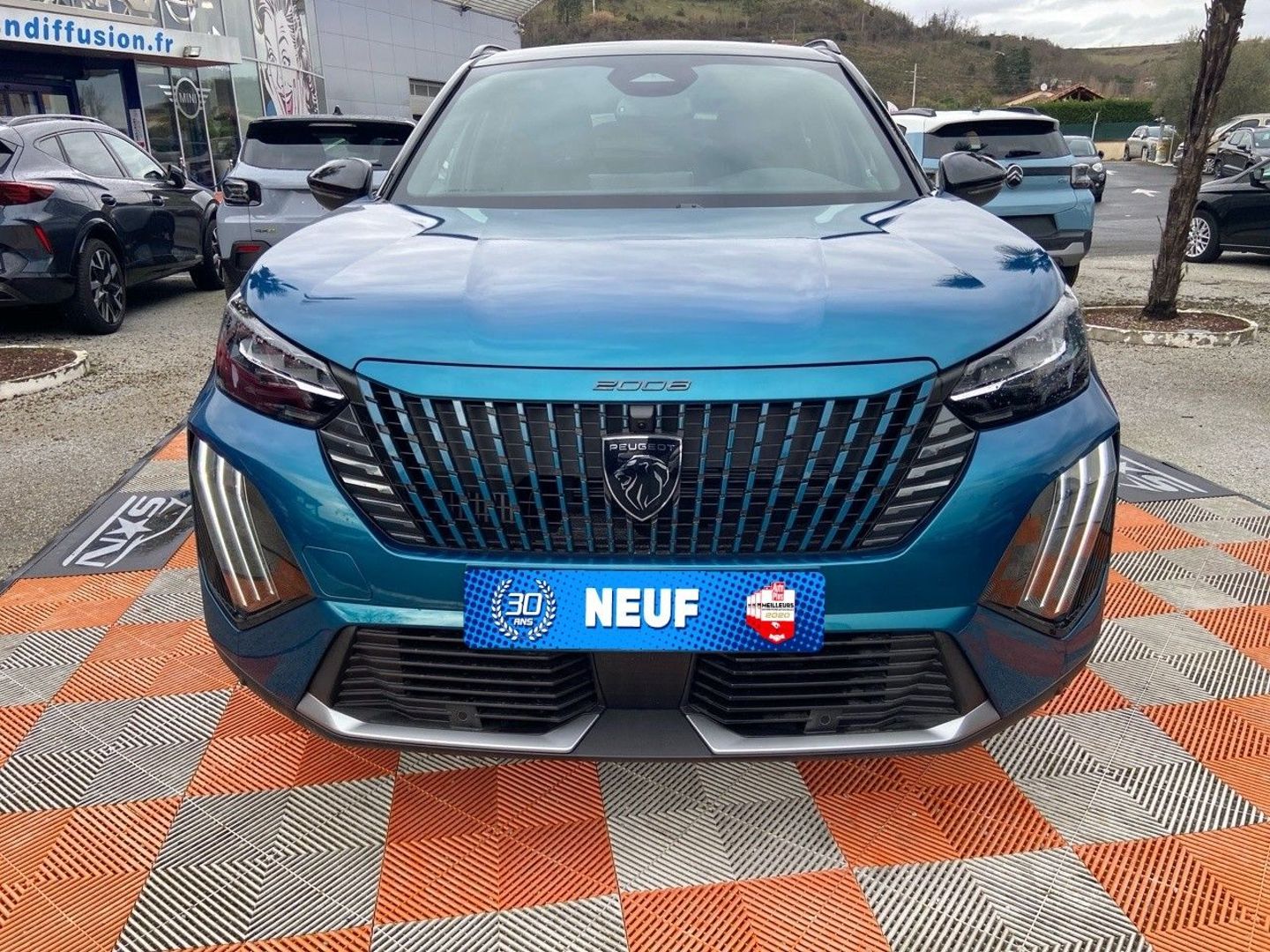 PEUGEOT 2008 - II (2) 1.2 Hybrid 145 GT e-DCS6 GPS Caméra 360° Pack Hiver