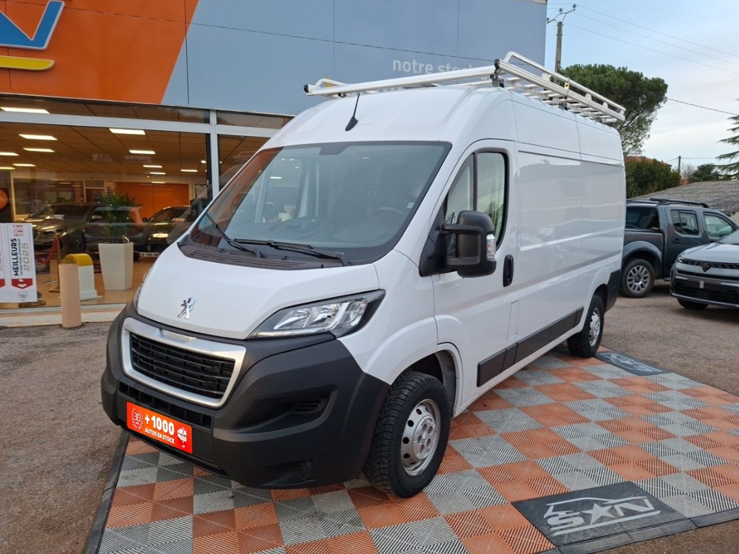 PEUGEOT BOXER - 335 L2H2 BLUEHDI 140 BV6 ASPHALT GPS CAMÉRA GALERIE BOIS 20600HT (2023)