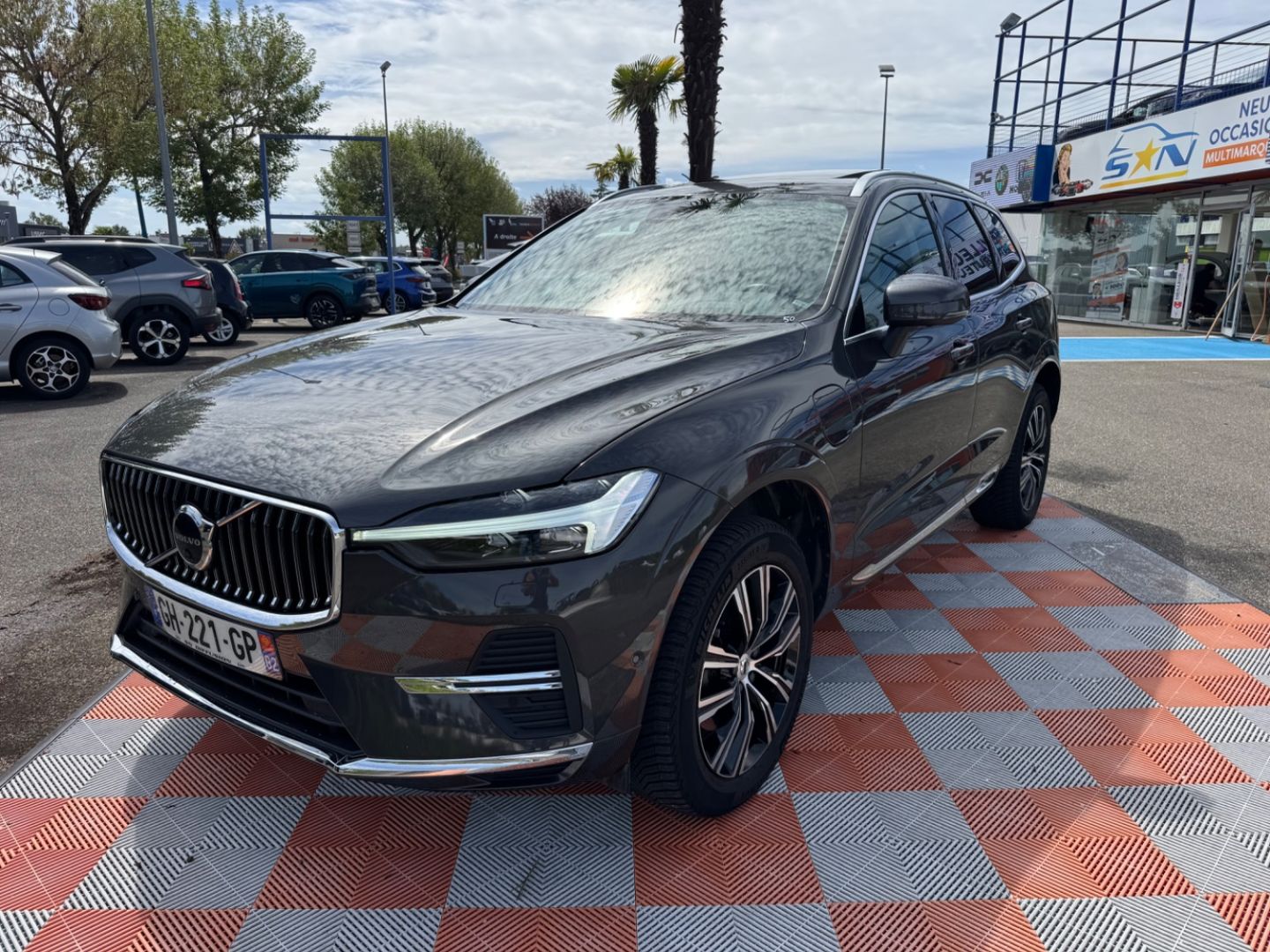 VOLVO XC 60 - 2.0 T6 340 AWD INSCRIPTION LUXE CUIR TOIT Suspension Caméra 1°Main