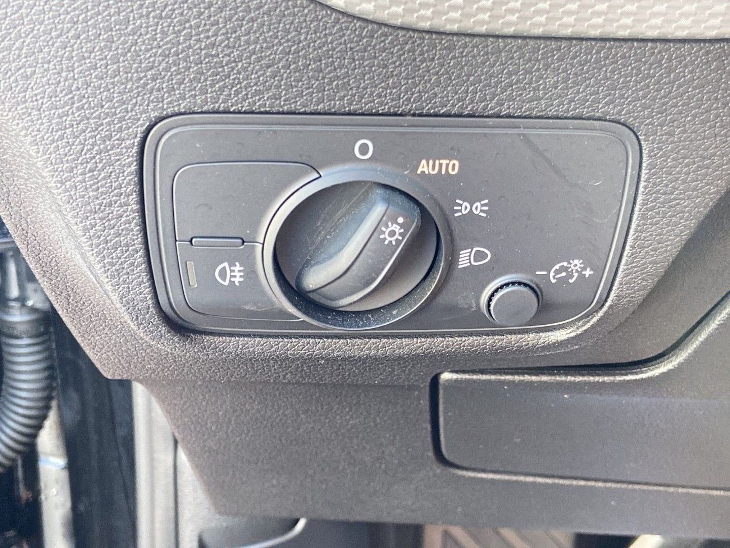 AUDI Q2 - 35 TFSI 150 S-TRONIC S-LINE Ext GPS Caméra Hayon Keyless