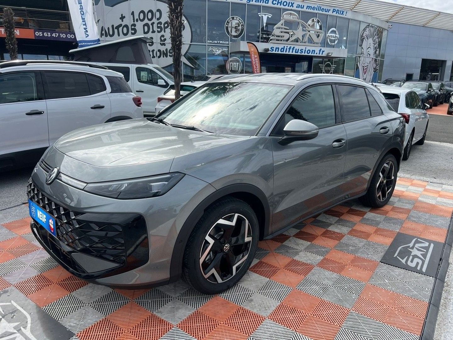 VOLKSWAGEN T-ROC - NEW 1.5 eTSI Hybrid 150 DSG7 R-LINE Pack Easy Open IQ Lights