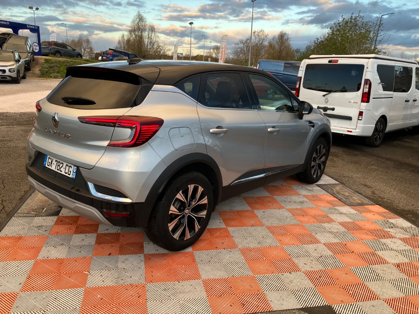 RENAULT CAPTUR - TCe 90 BV6 TECHNO GPS 9.3" Caméra