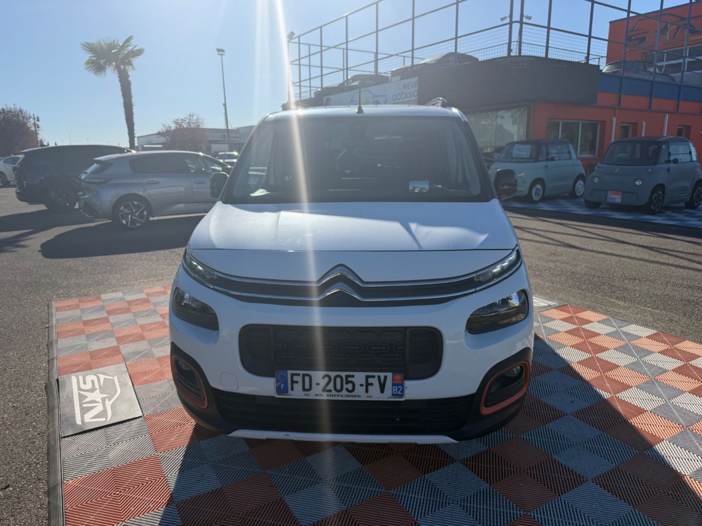 CITROEN BERLINGO - PureTech 110 SHINE XTR GPS Toit Modutop Attelage