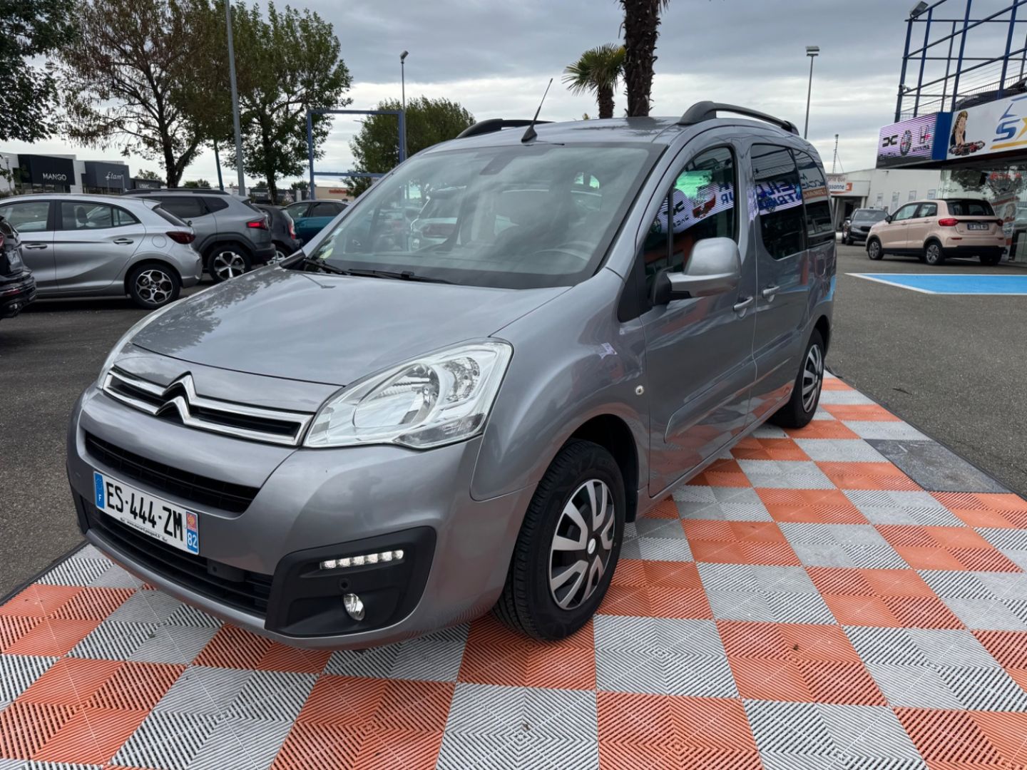 CITROEN BERLINGO - 1.6 BLUEHDI 100 ETG6 SHINE GPS Caméra