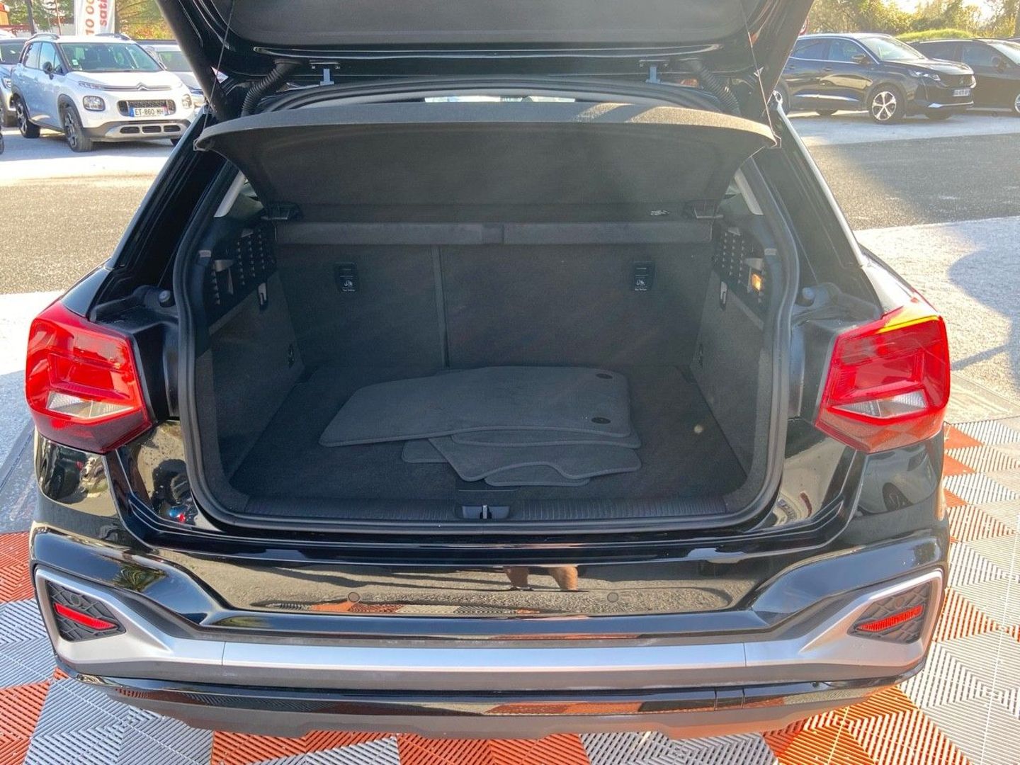 AUDI Q2 - 35 TFSI 150 S-TRONIC S-LINE Ext GPS Caméra Hayon Keyless