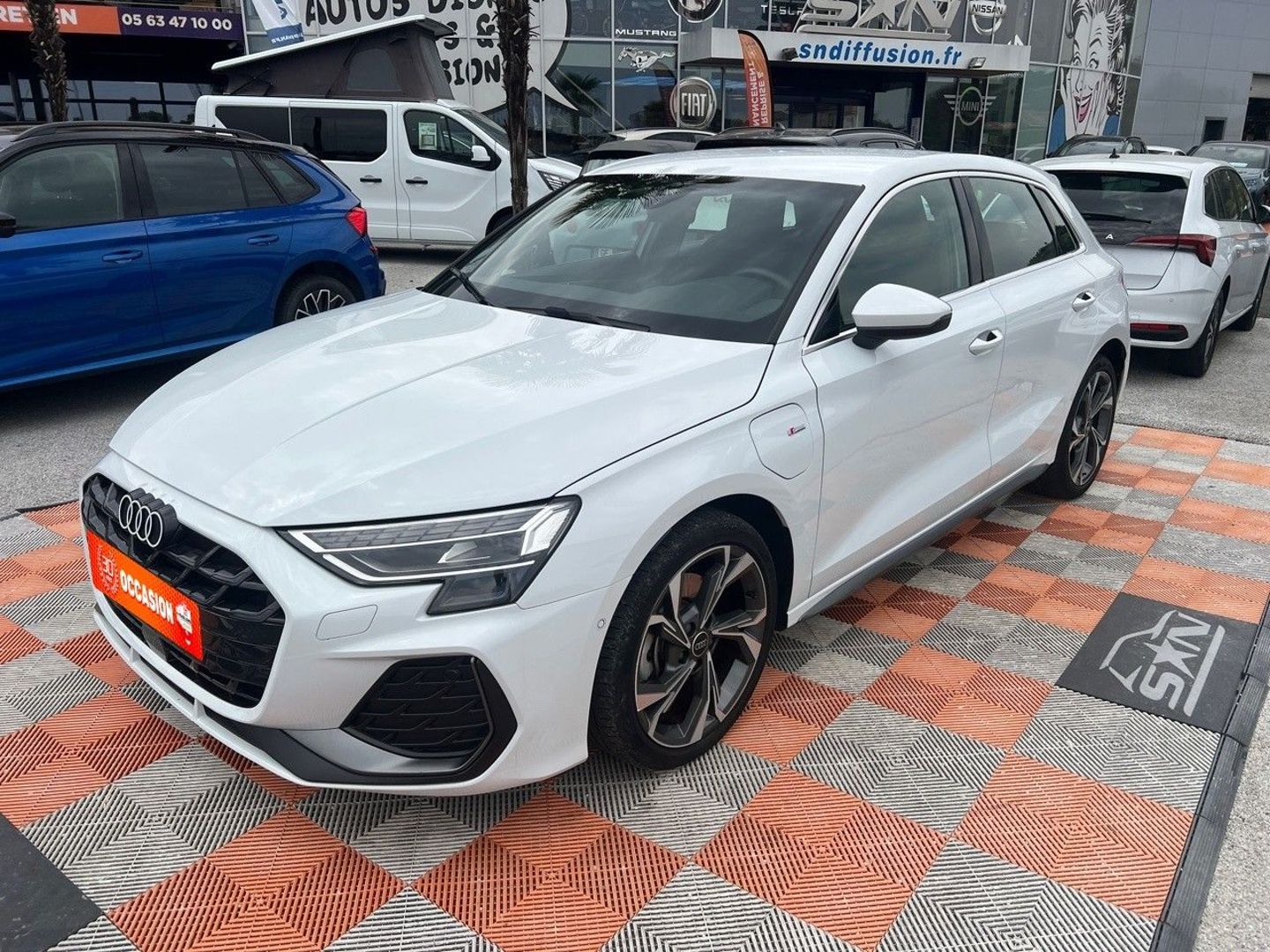 AUDI A3 SPORTBACK - 40 TFSIe 204 S-TRONIC S-LINE GPS Caméra +7000€ d'Options