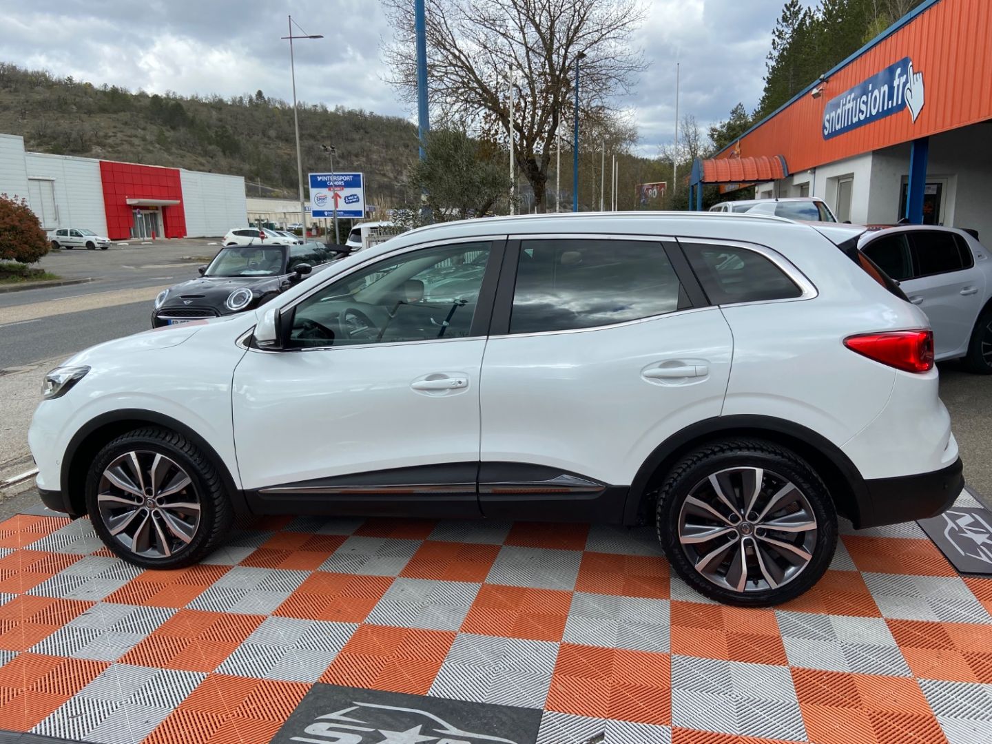 RENAULT KADJAR - BlueDCi 115 EDC INTENS GPS Caméra TOIT PANO