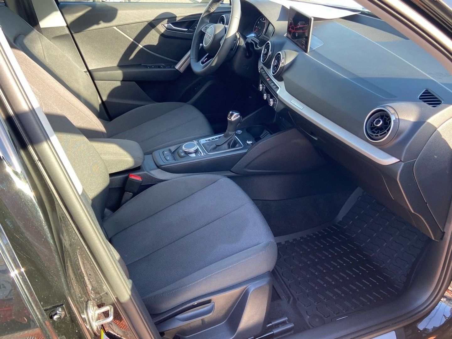 AUDI Q2 - 35 TFSI 150 S-TRONIC S-LINE Ext GPS Caméra Hayon Keyless