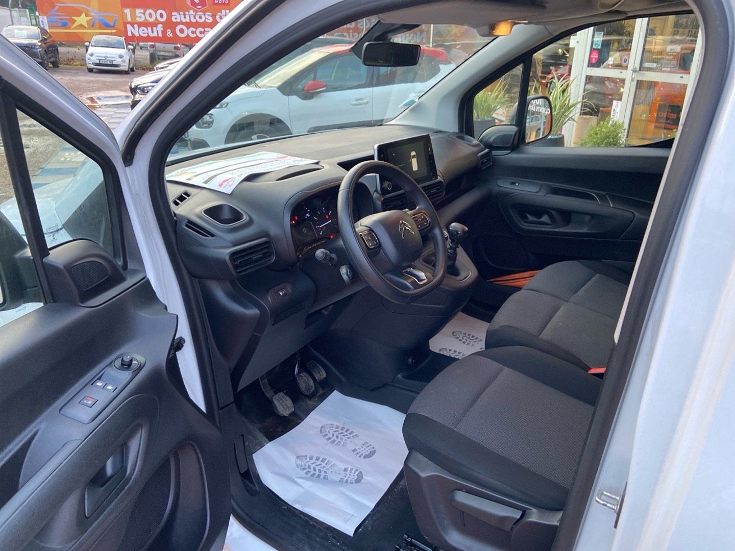 CITROEN BERLINGO FOURGON - M BlueHDi 100 CLUB 950 kg GPS Caméra Grip Pte Lat. Kit Bois 3 PL