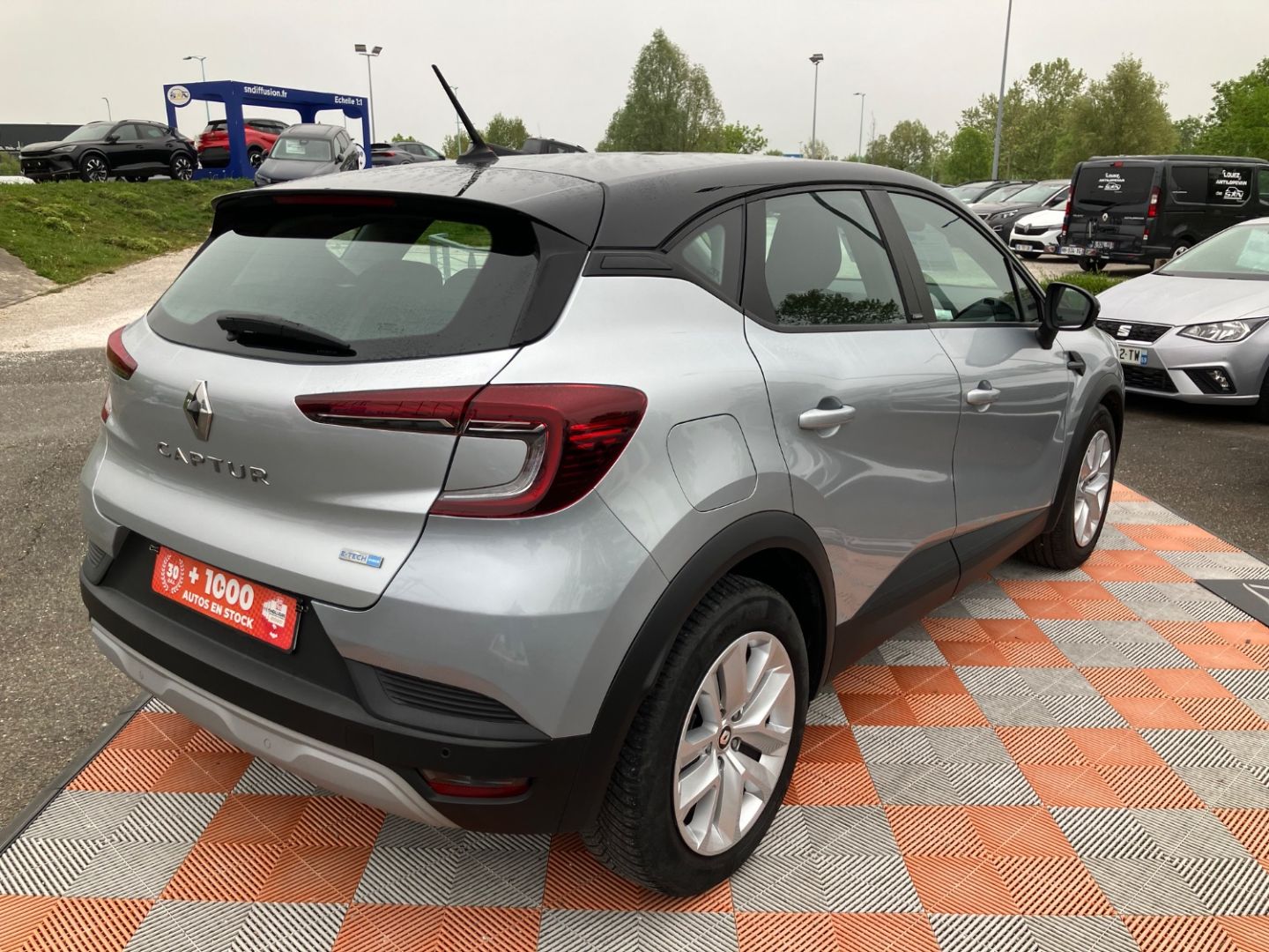 RENAULT CAPTUR - 1.6 E-TECH 145 BUSINESS GPS Caméra Clim Auto