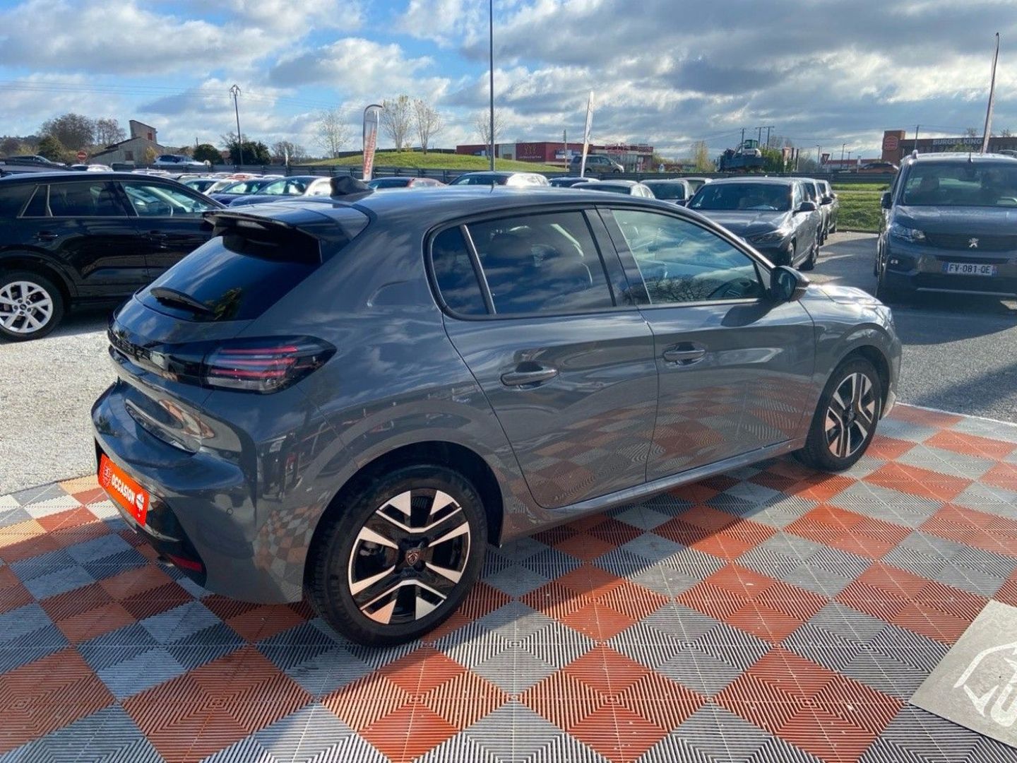 PEUGEOT 208 - 100 BV6 ALLURE Radars AV-AR Ecran 10"