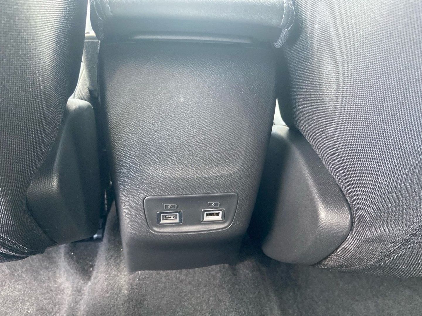 PEUGEOT 2008 - II (2) 1.2 Hybrid 145 ALLURE PACK VISION & NAVIGATION & ACCES