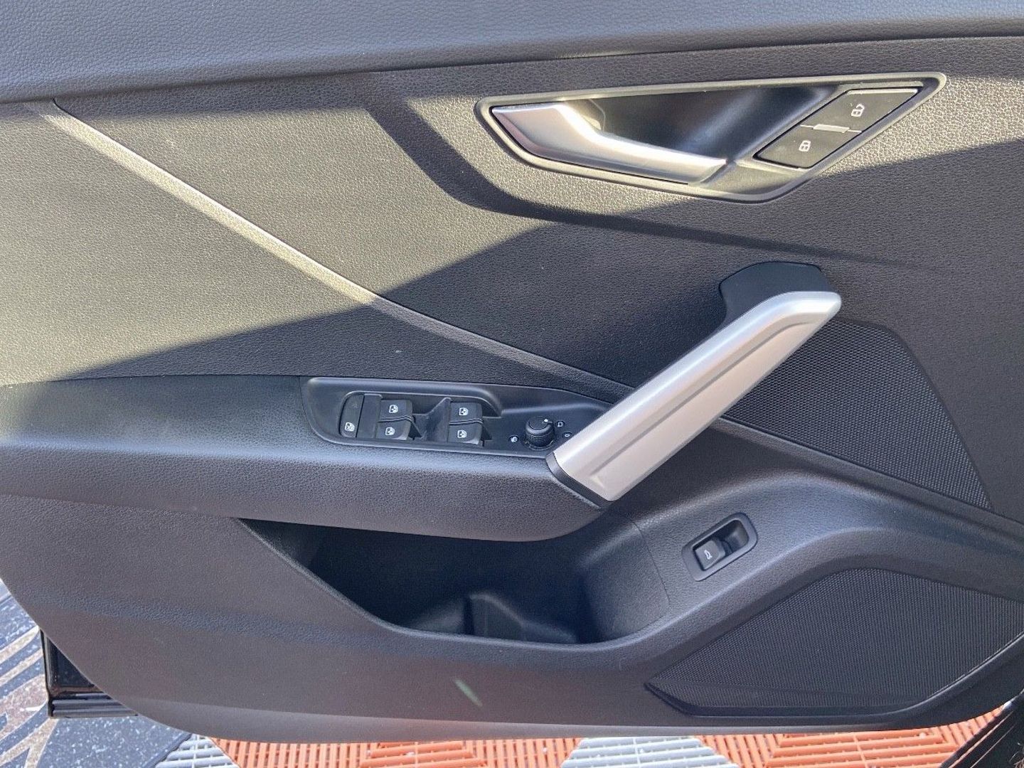 AUDI Q2 - 35 TFSI 150 S-TRONIC S-LINE Ext GPS Caméra Hayon Keyless