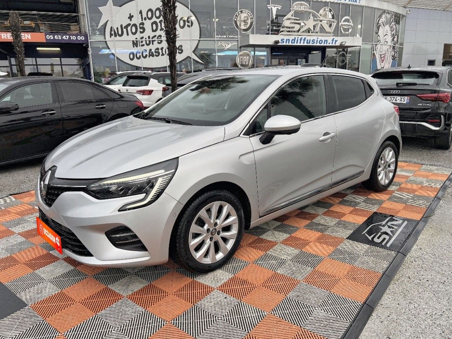 RENAULT CLIO - V BlueDCi 115 BV6 INTENS GPS Easy Link 9.3" Caméra 360°