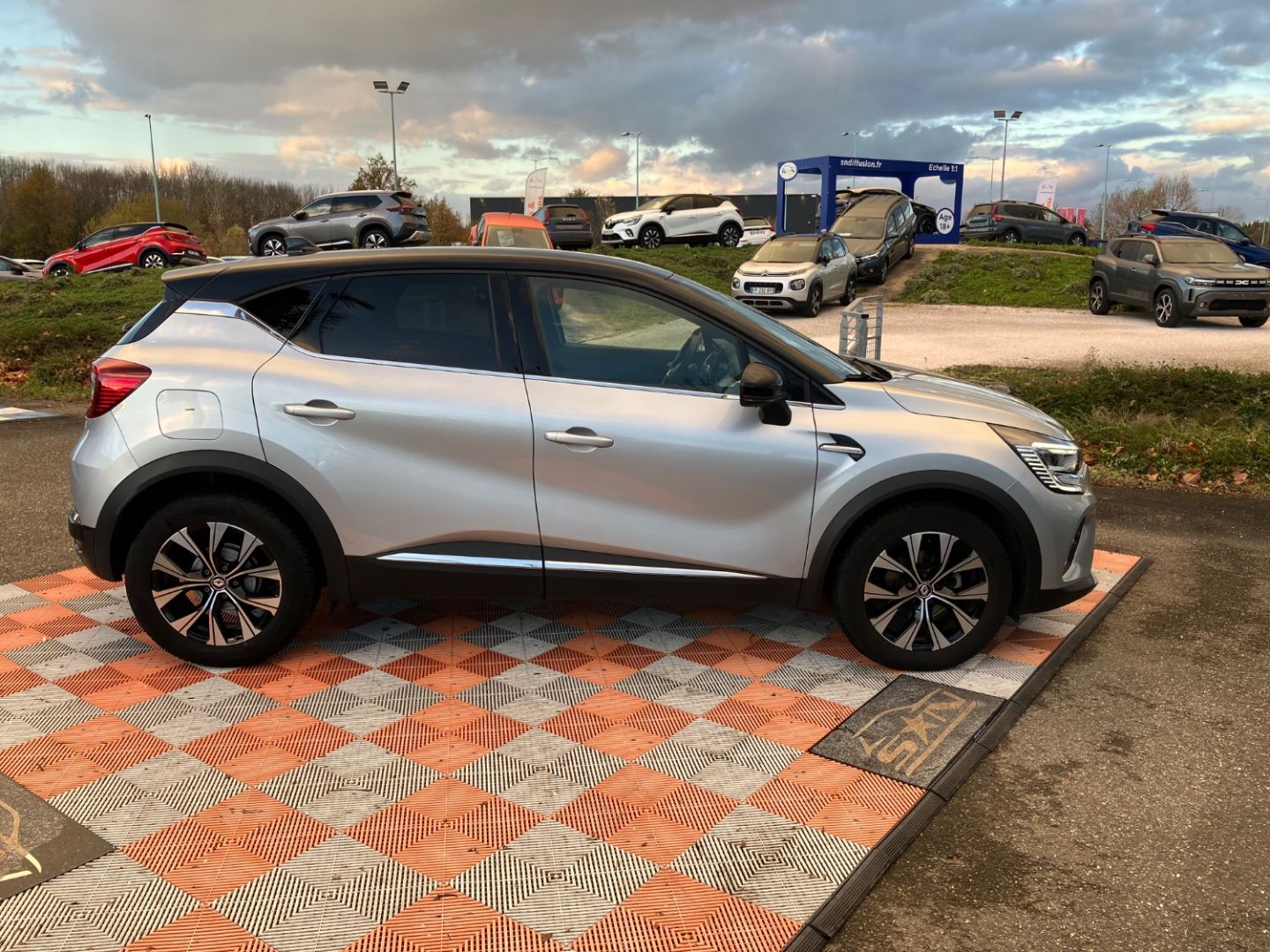 RENAULT CAPTUR - TCe 90 BV6 TECHNO GPS 9.3" Caméra