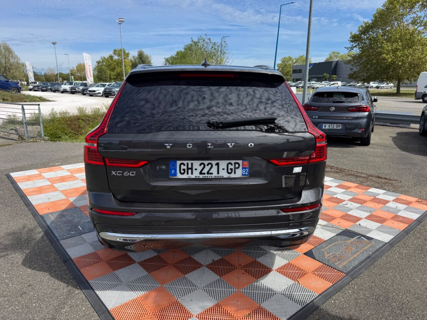 VOLVO XC 60 - 2.0 T6 340 AWD INSCRIPTION LUXE CUIR TOIT Suspension Caméra 1°Main