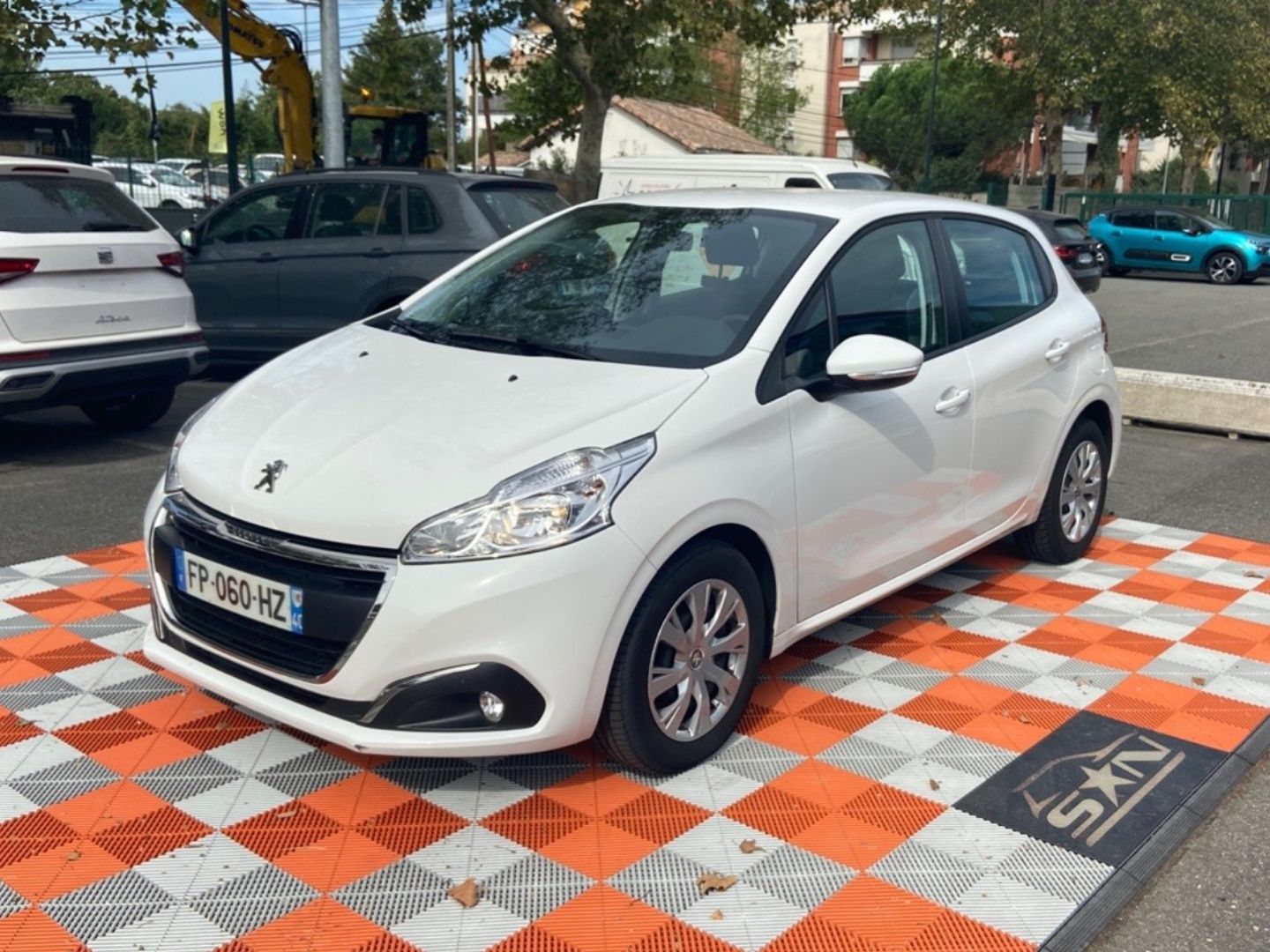 PEUGEOT 208 AFFAIRE - BlueHDi 100 PREMIUM PACK GPS 2PL 7000 € HT