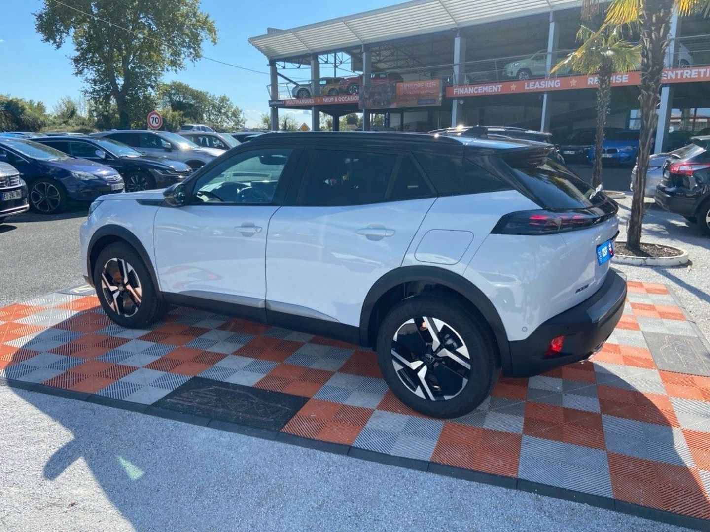 PEUGEOT 2008 - II (2) 1.2 Hybrid 145 GT e-DCS6 GPS Caméra 360° Pack Hiver