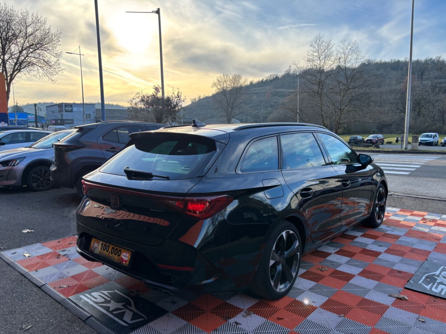 CUPRA LEON SPORTSTOURER - 1.5 e-TSI 150 mHEV DSG7 Toit Ouvrant Beats Audio Pack Drive L