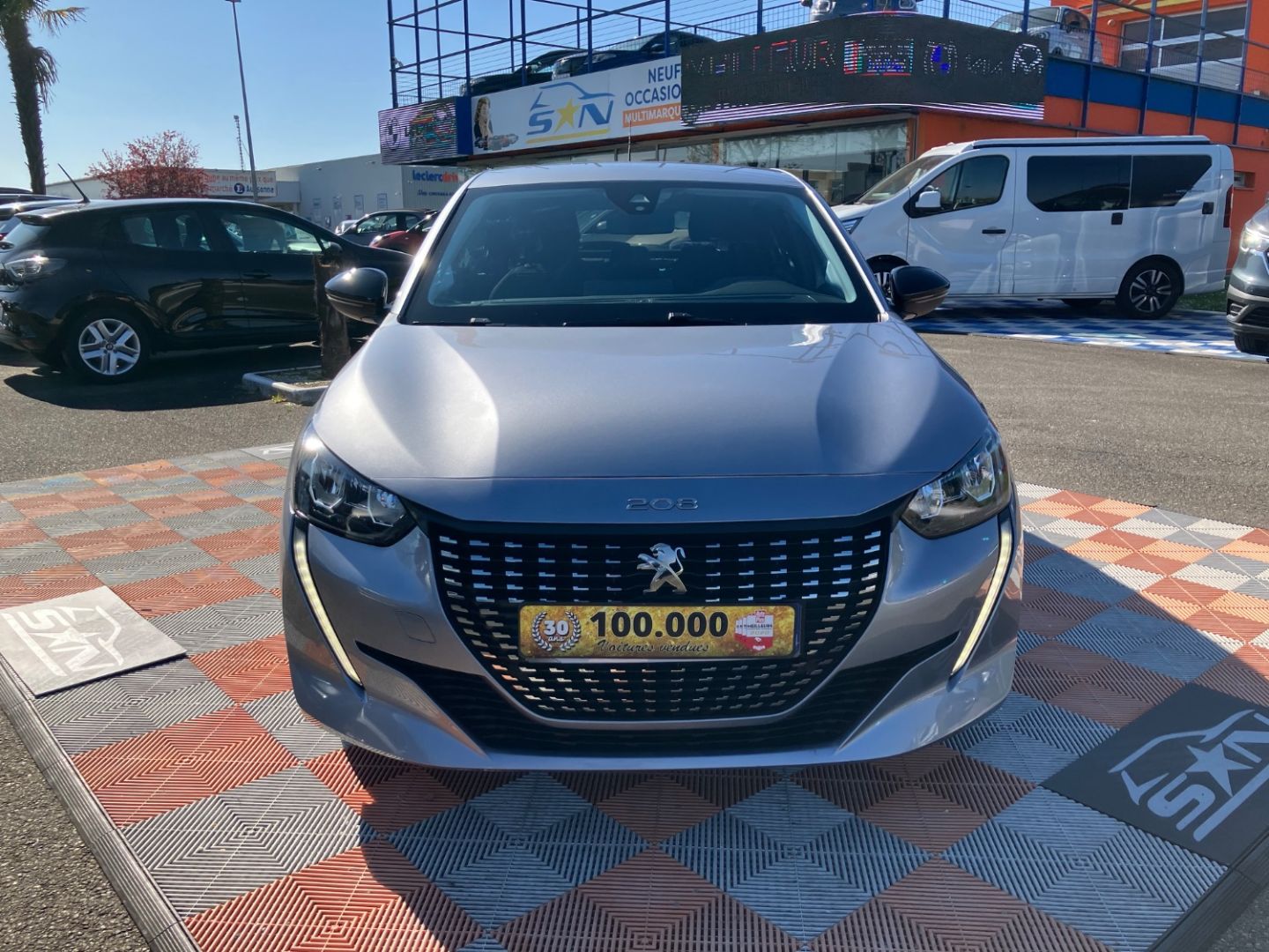 PEUGEOT 208 - PURETECH 100 BV6 STYLE GPS LEDS JA 16" RADAR (2023)