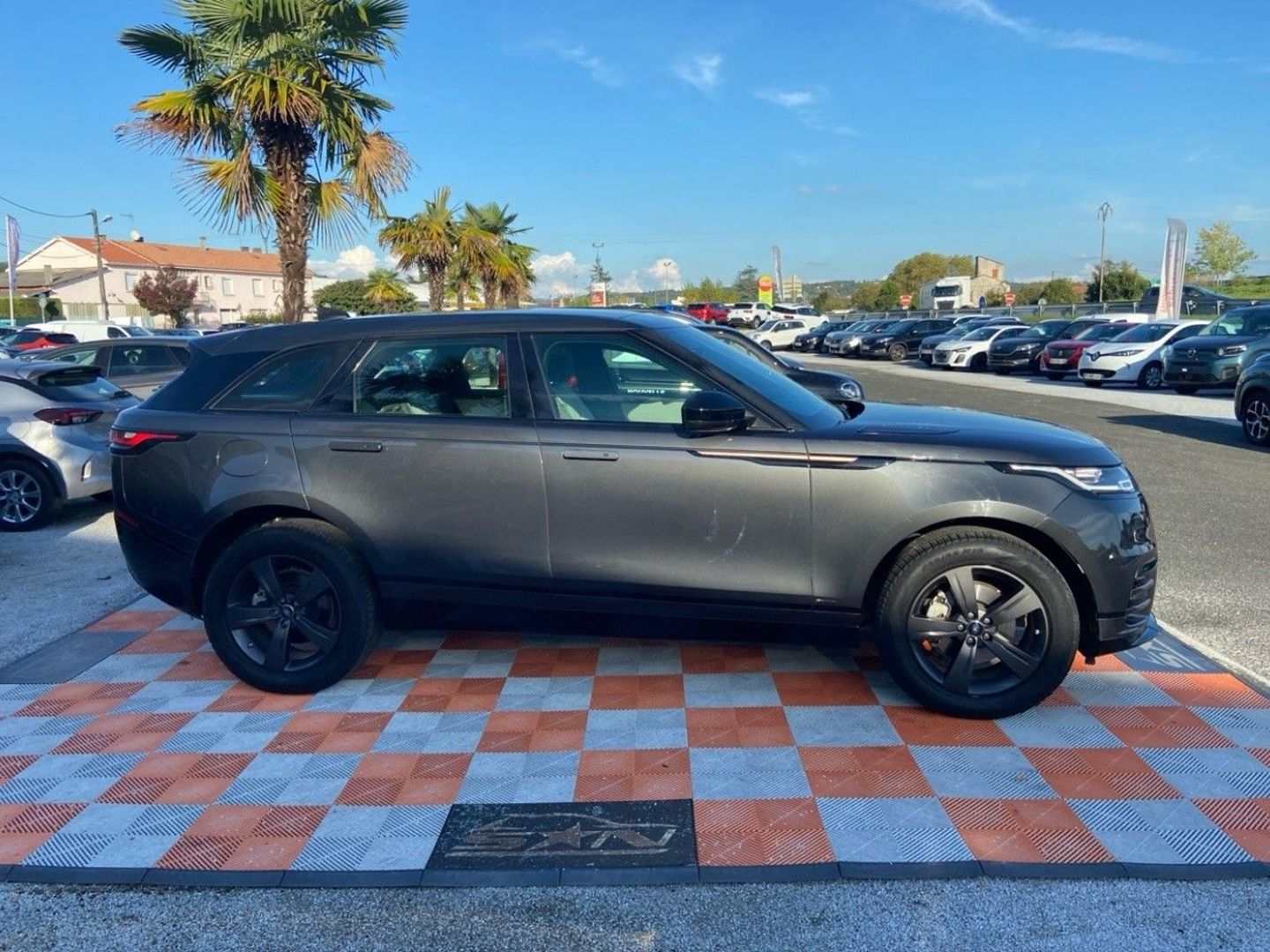 LAND ROVER VELAR D240 HSE R-DYNAMIC - D240 HSE