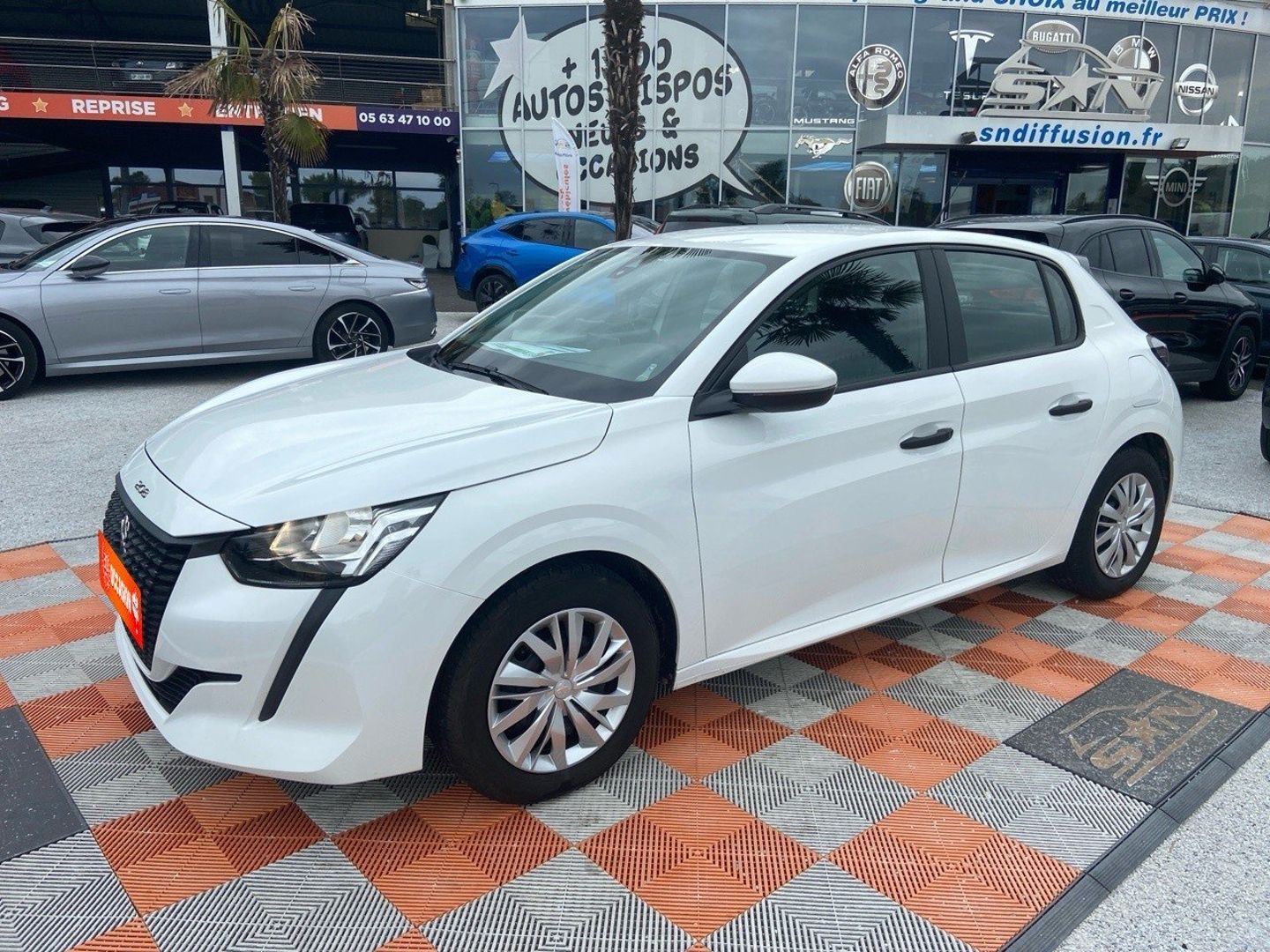 PEUGEOT 208 AFFAIRE - NEW BlueHDi 100 BV6 9990 € HT PREMIUM PACK GPS Radar