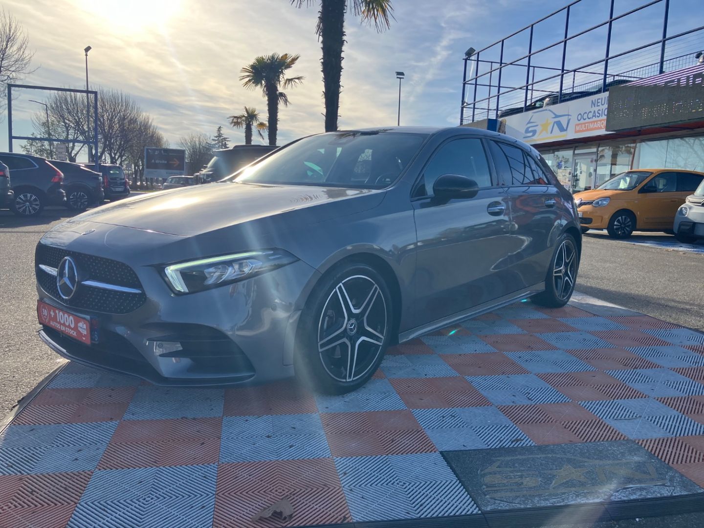 MERCEDES-BENZ CLASSE A - 180 D 7G-DCT AMG LINE Full LED GPS Caméra Pack Premium