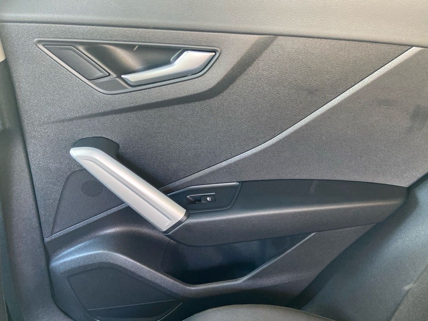 AUDI Q2 - 35 TFSI 150 S-TRONIC S-LINE Ext GPS Caméra Hayon Keyless