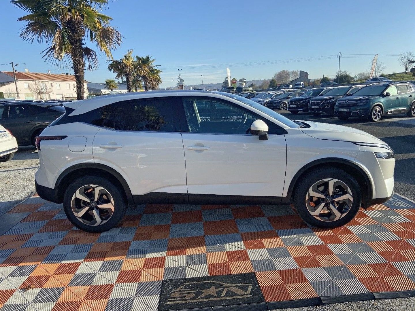 NISSAN QASHQAI - Mild Hybrid 158 X-TRONIC N-CONNECTA Toit GPS Caméra 360° Pack Hiver