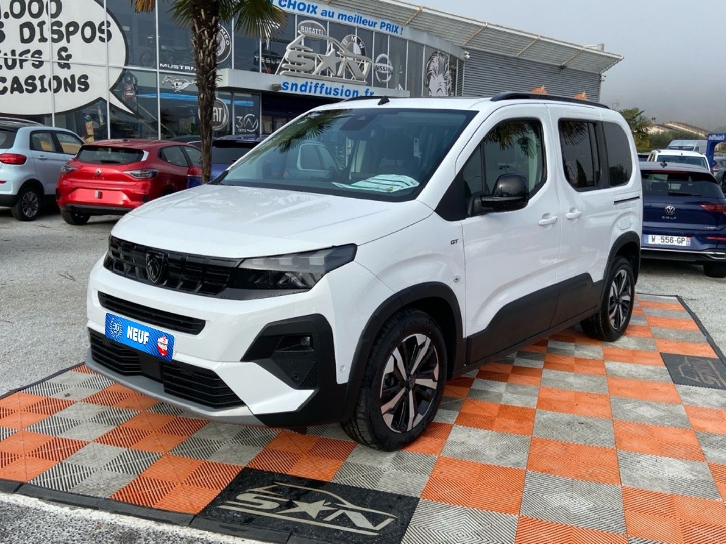 PEUGEOT RIFTER BlueHDi 130 EAT8 GT Pack Techno ADML Grip