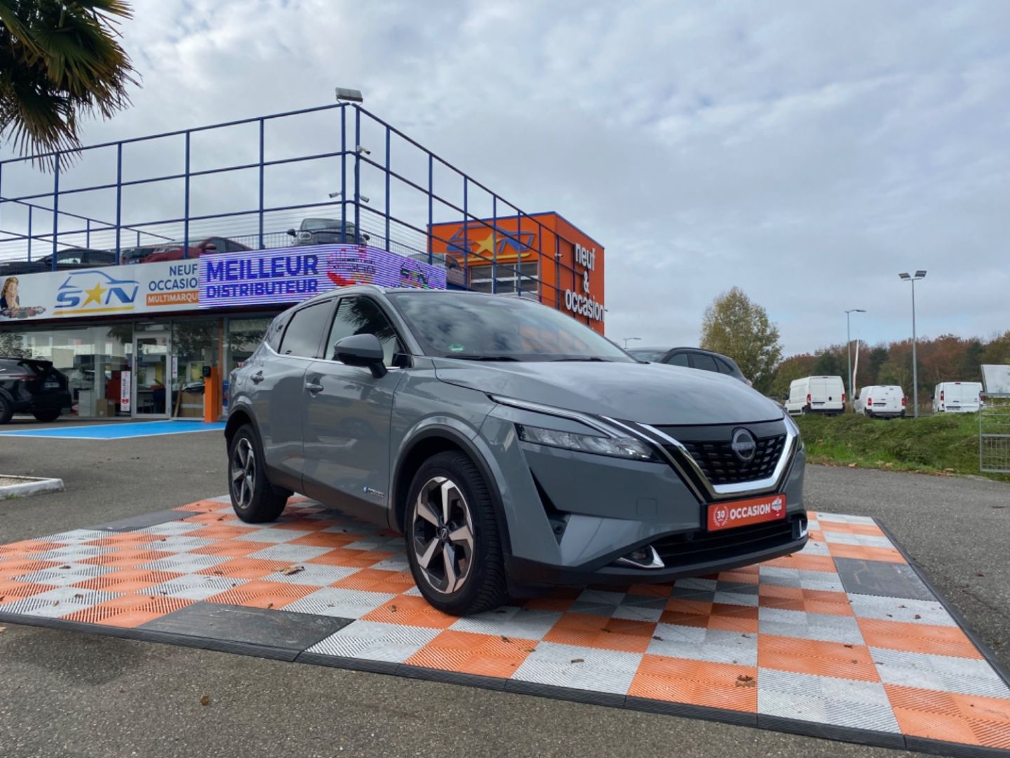 NISSAN QASHQAI - E -POWER 190 N-CONNECTA Toit Pano GPS Caméra 360° Pack Hiver
