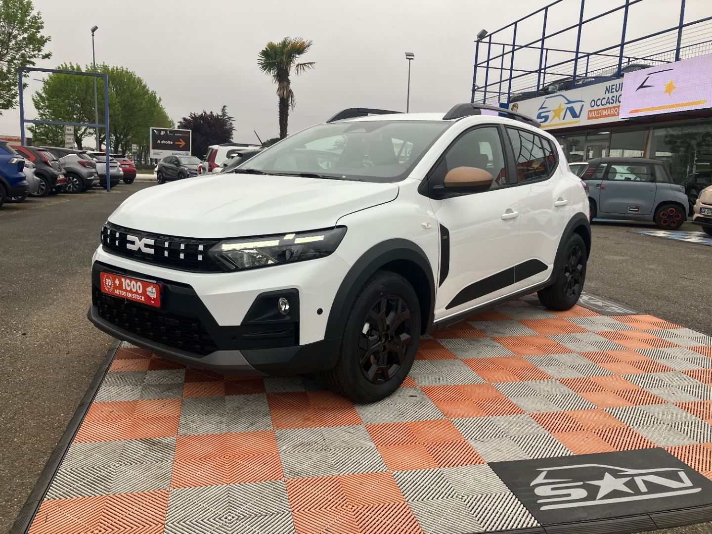 DACIA SANDERO - NEW ECO-G 120 AUTO STEPWAY EXTREME PACK NAVIGATION (2026)