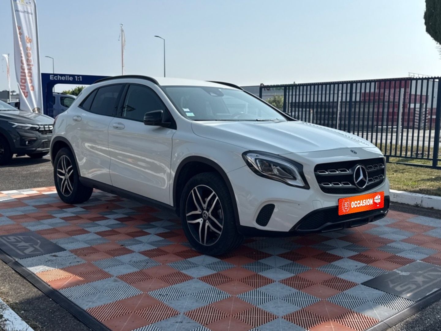 MERCEDES-BENZ GLA - 180D 7-g DCT SENSATION Pack Sport Black Hayon