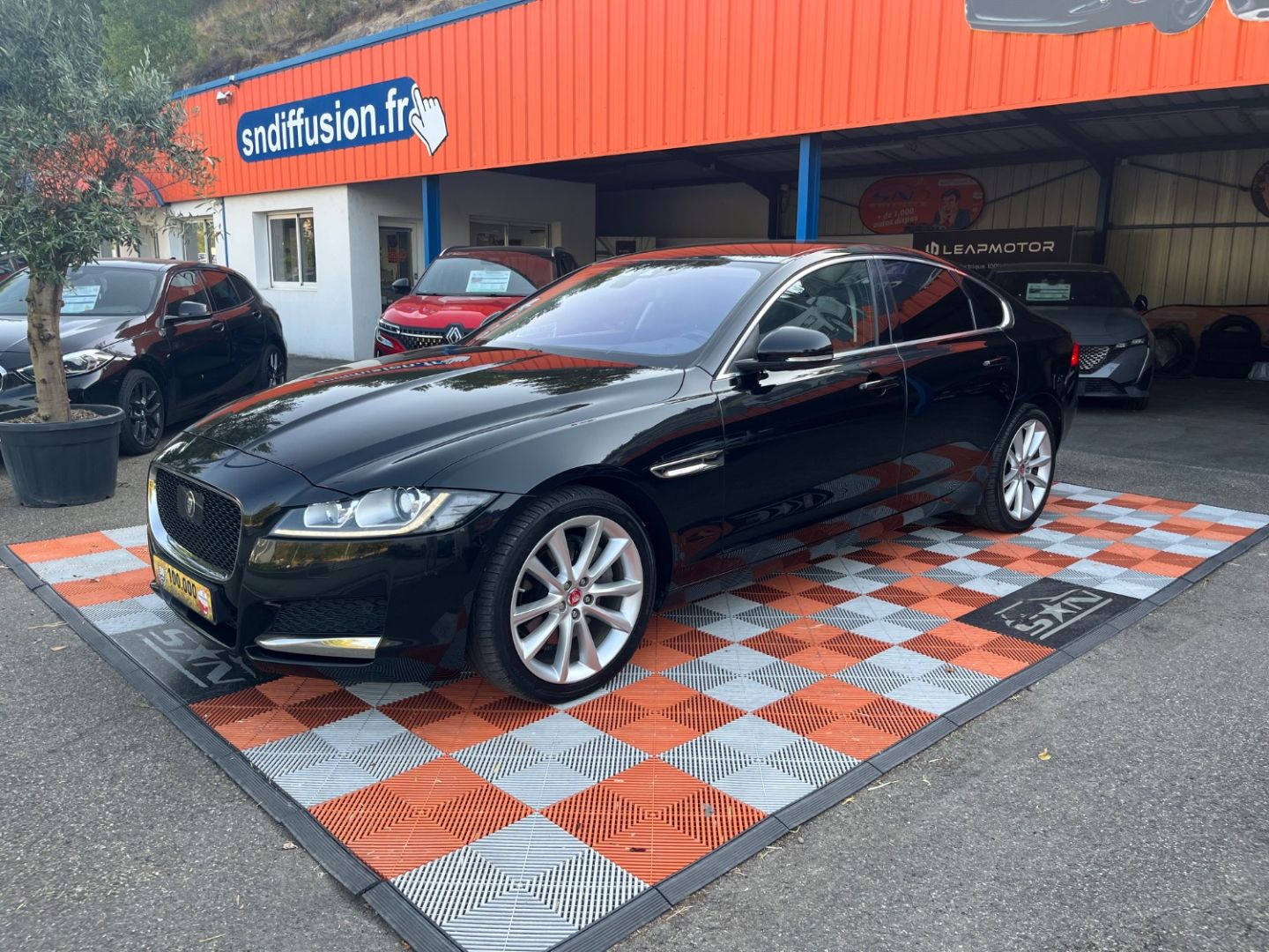 JAGUAR XF - 2.0 D 180 BVA8 PRESTIGE JA19